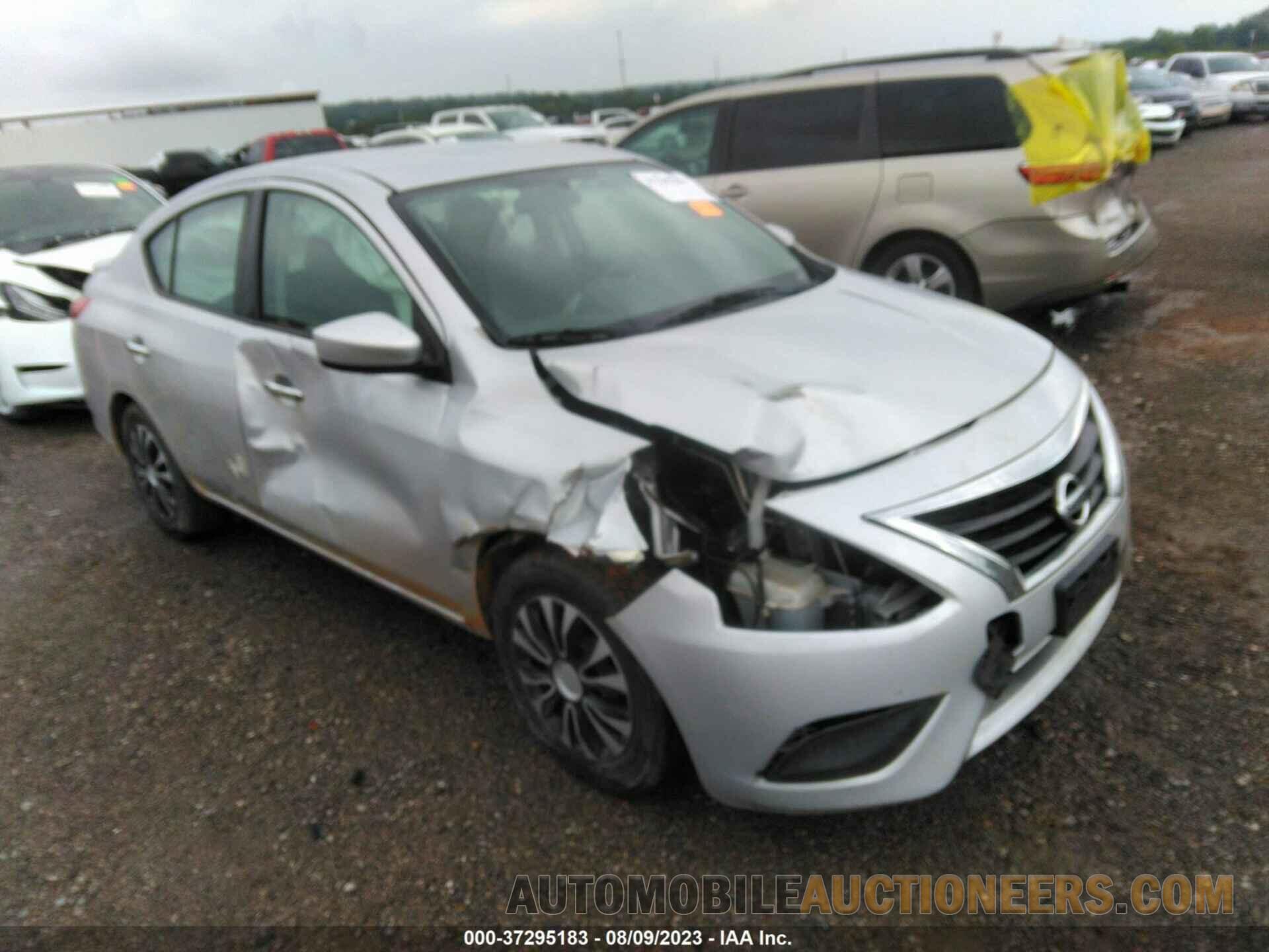 3N1CN7AP9JL825268 NISSAN VERSA SEDAN 2018