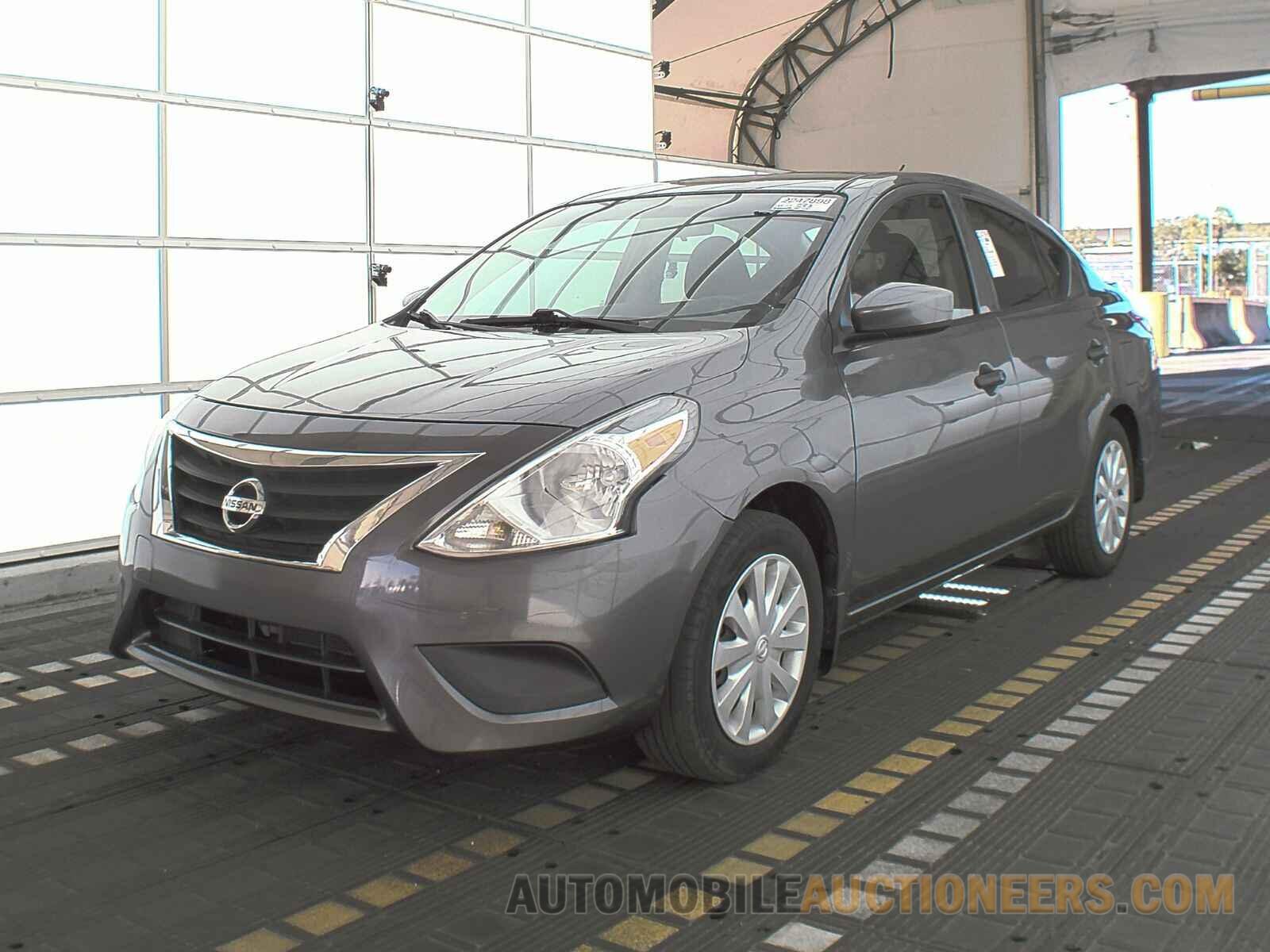 3N1CN7AP9JL828512 Nissan Versa Sedan 2018