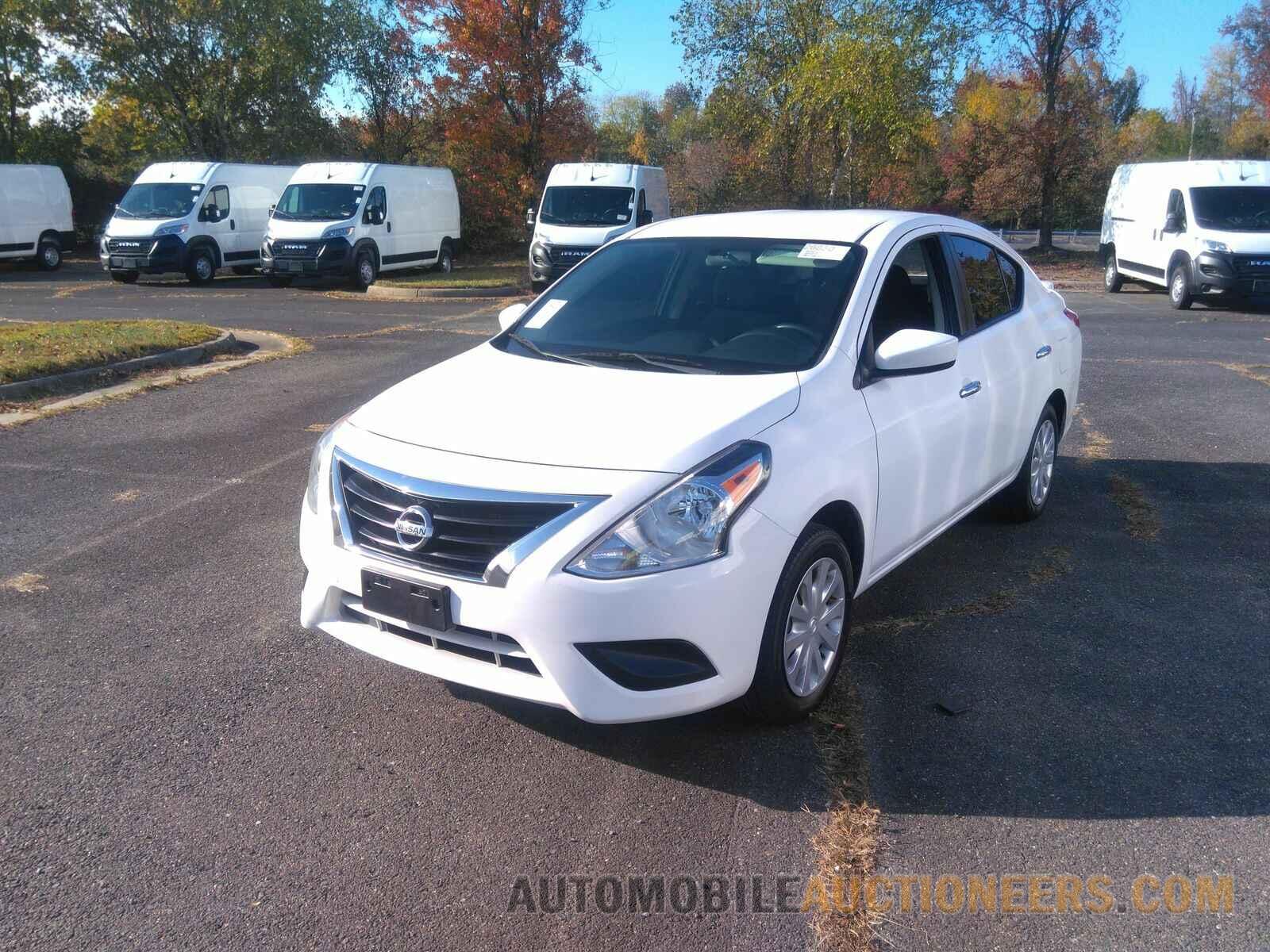 3N1CN7AP9JL885146 Nissan Versa Sedan 2018