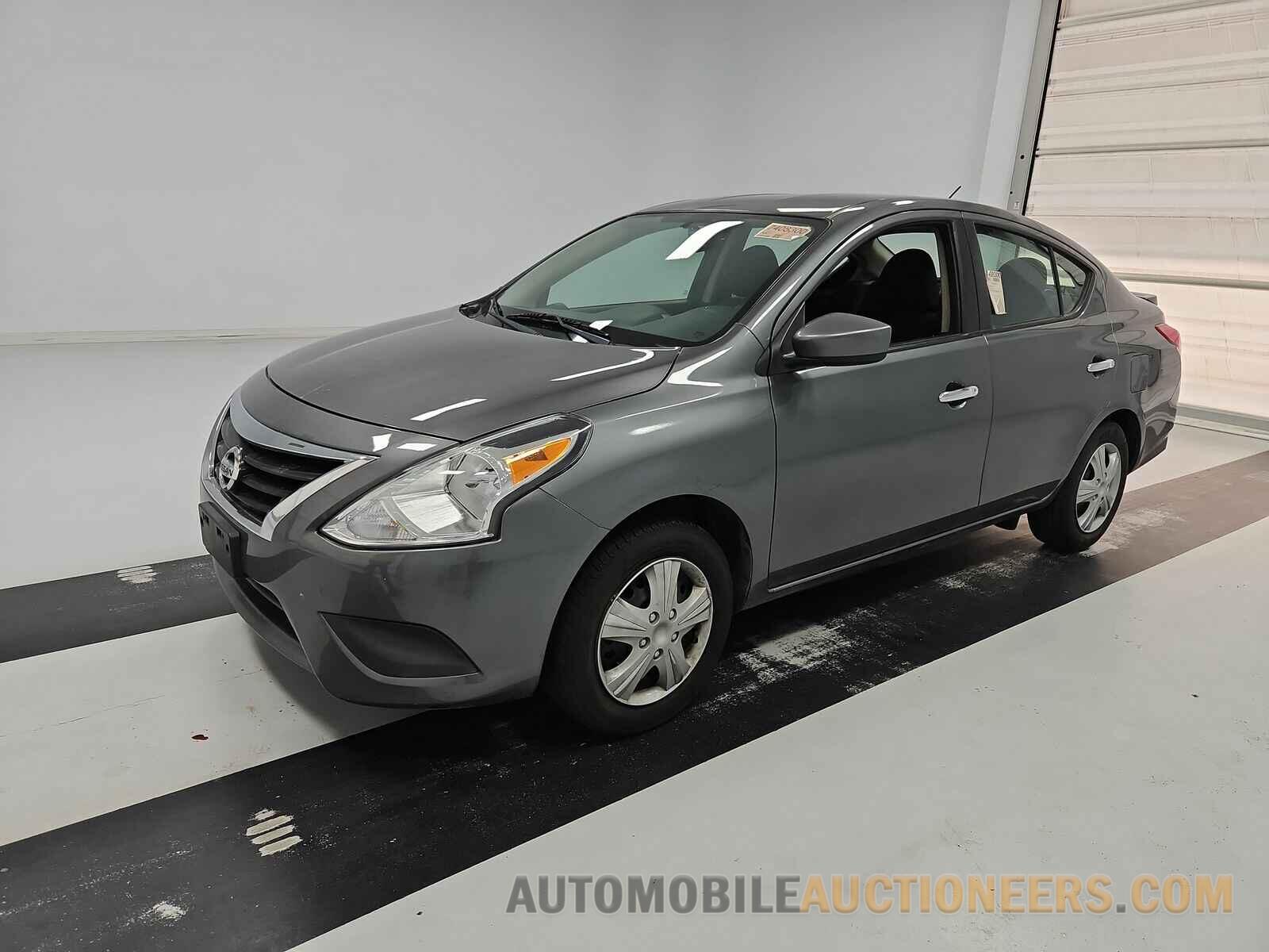 3N1CN7AP9KL815177 Nissan Versa Sedan 2019