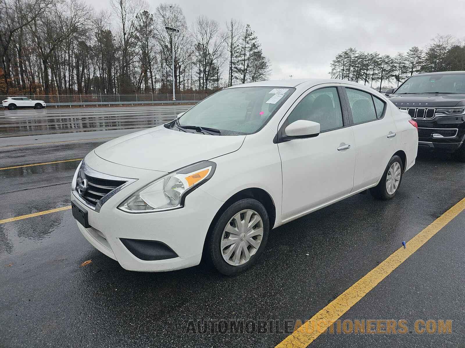 3N1CN7AP9KL821819 Nissan Versa Sedan 2019