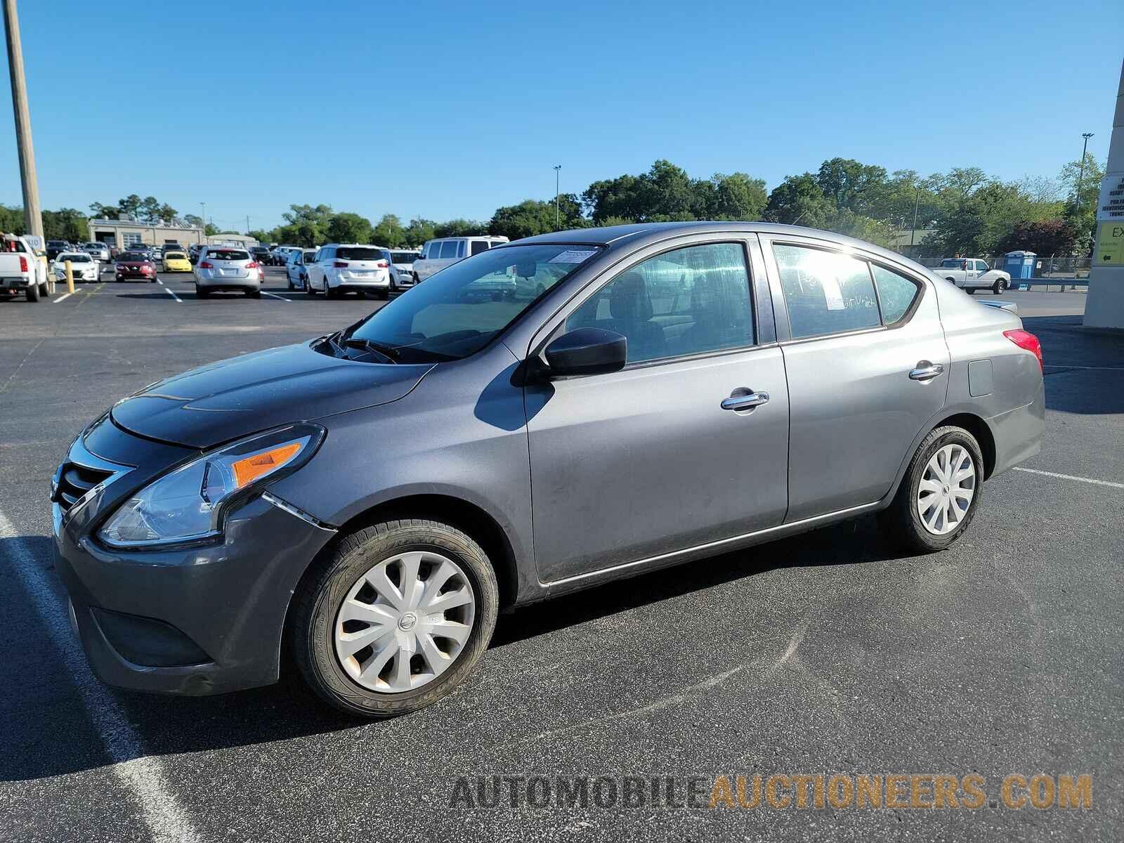 3N1CN7AP9KL830942 Nissan Versa Sedan 2019