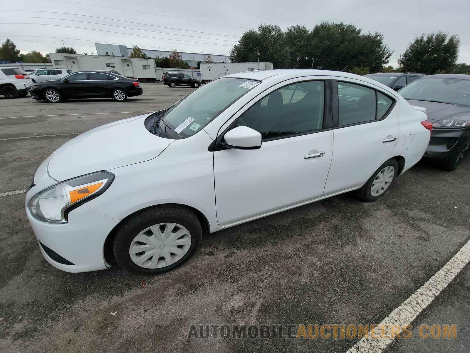 3N1CN7AP9KL831492 Nissan Versa Sedan 2019