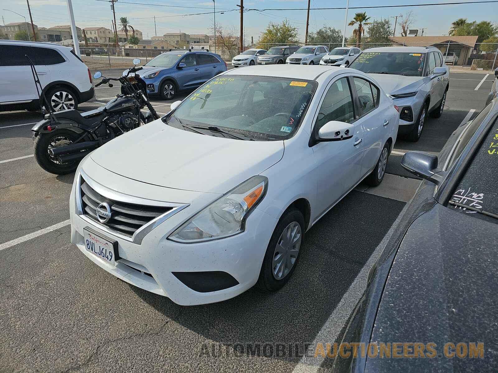 3N1CN7AP9KL836952 Nissan Versa Sedan 2019