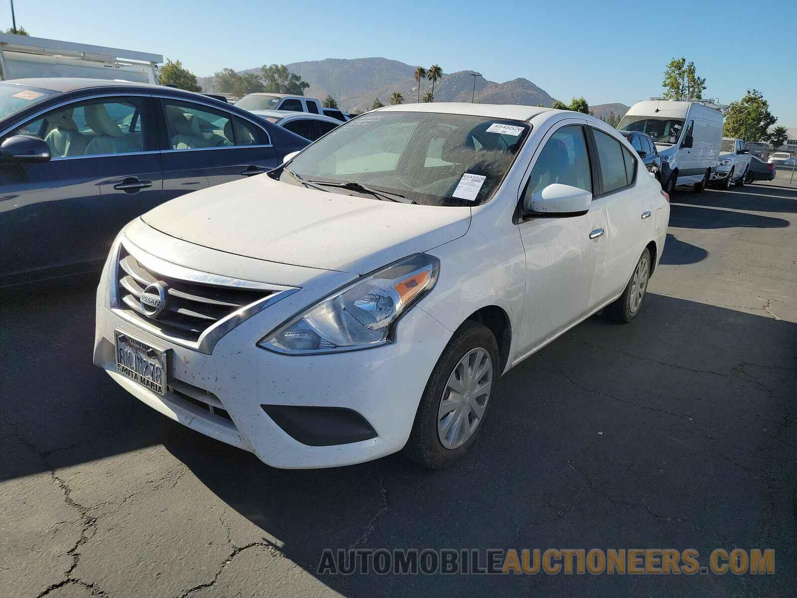 3N1CN7APXJK393490 Nissan Versa Sedan 2018