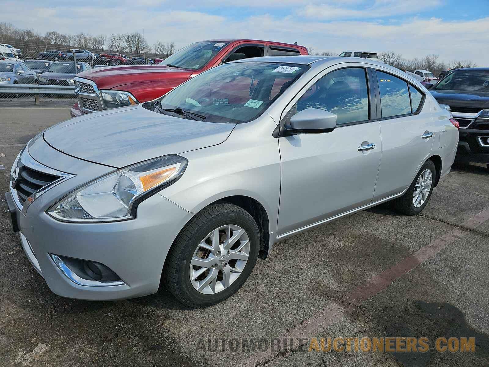 3N1CN7APXJL805577 Nissan Versa Sedan 2018