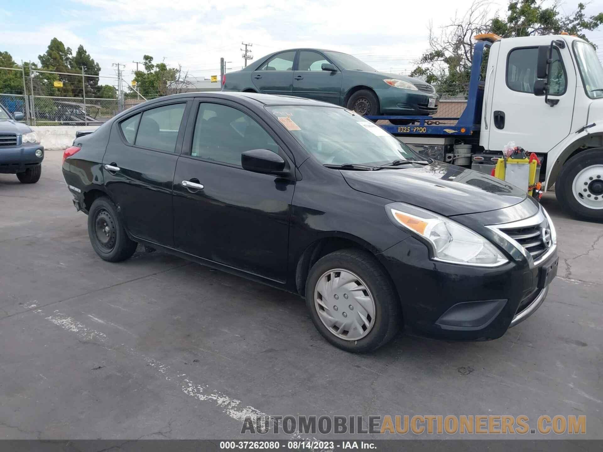 3N1CN7APXJL809452 NISSAN VERSA SEDAN 2018