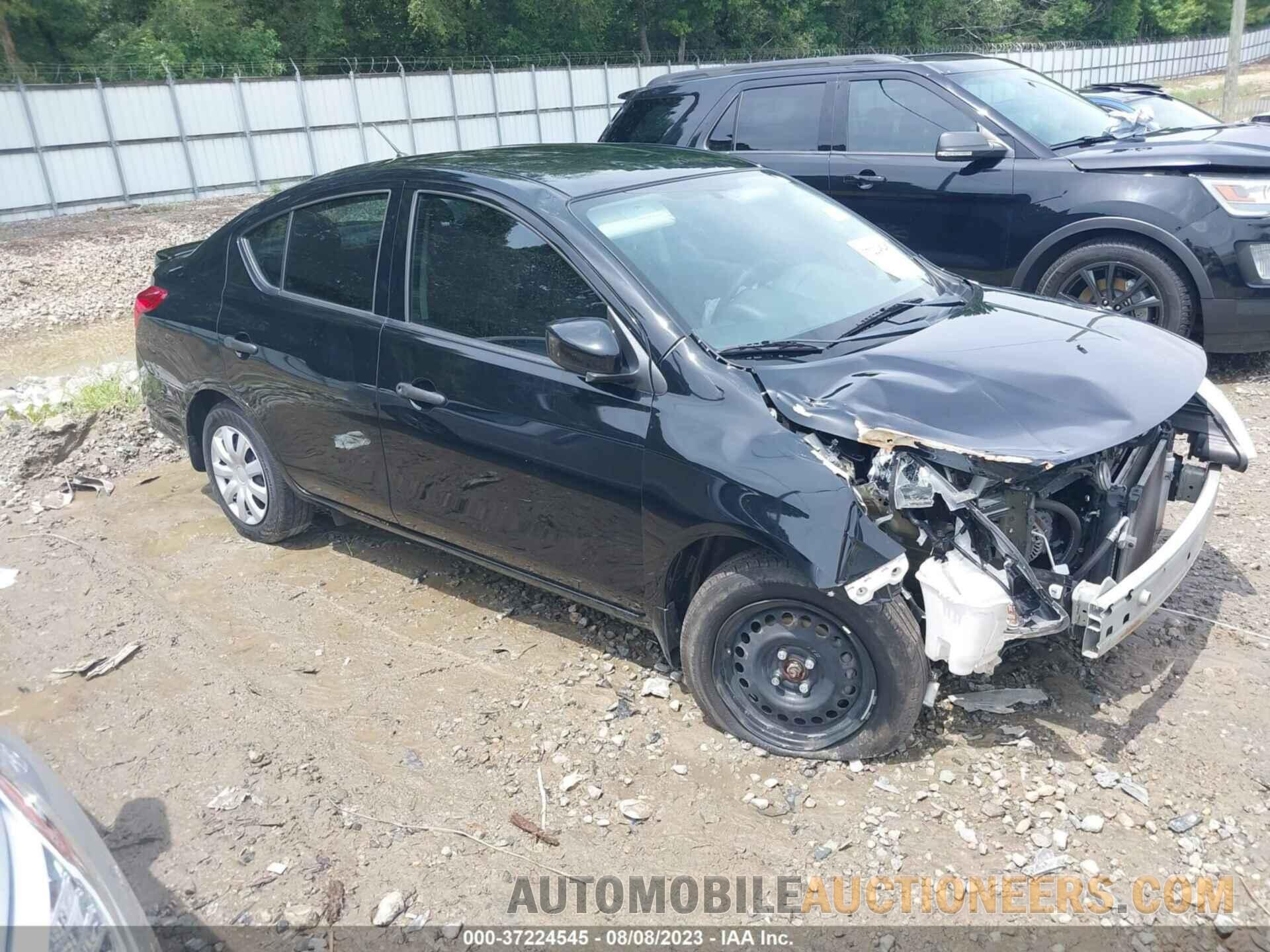 3N1CN7APXJL814425 NISSAN VERSA SEDAN 2018