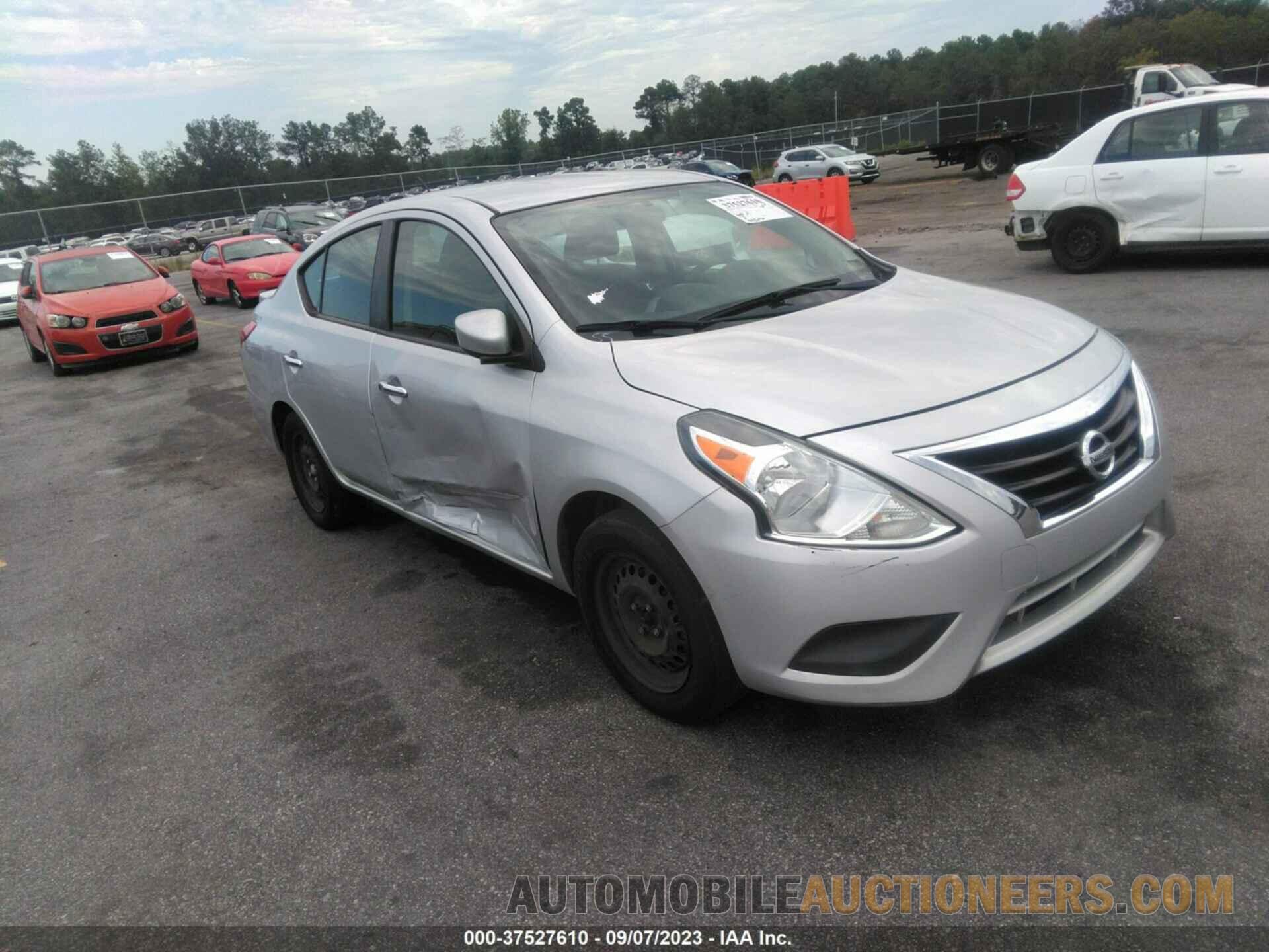 3N1CN7APXJL822993 NISSAN VERSA SEDAN 2018