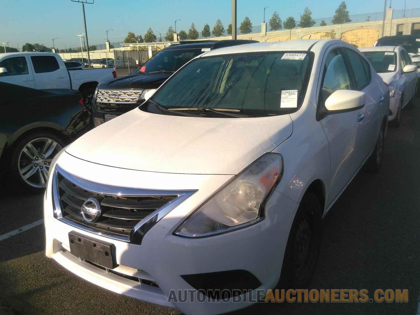 3N1CN7APXJL863012 Nissan Versa Sedan 2018