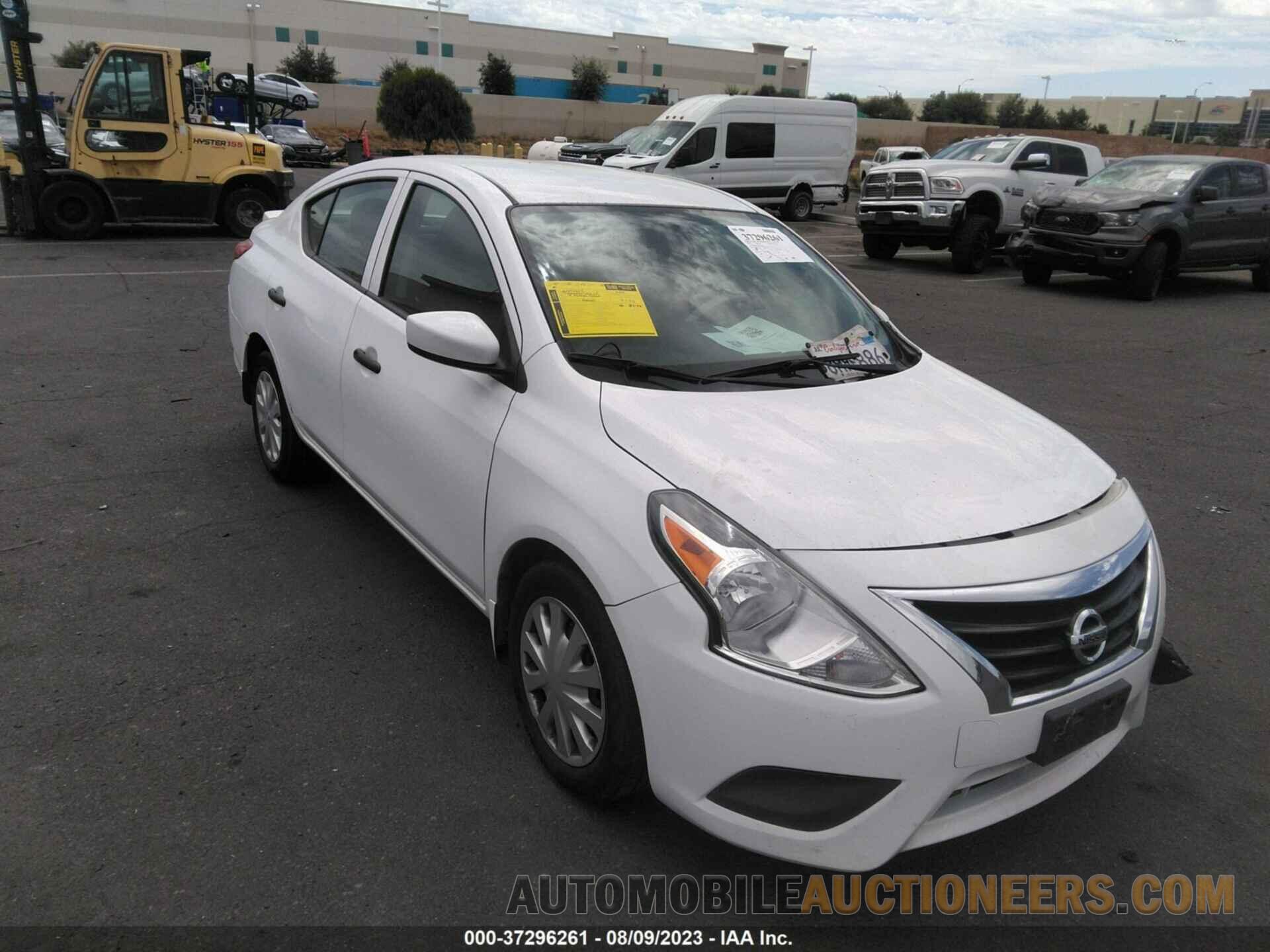 3N1CN7APXJL864659 NISSAN VERSA SEDAN 2018