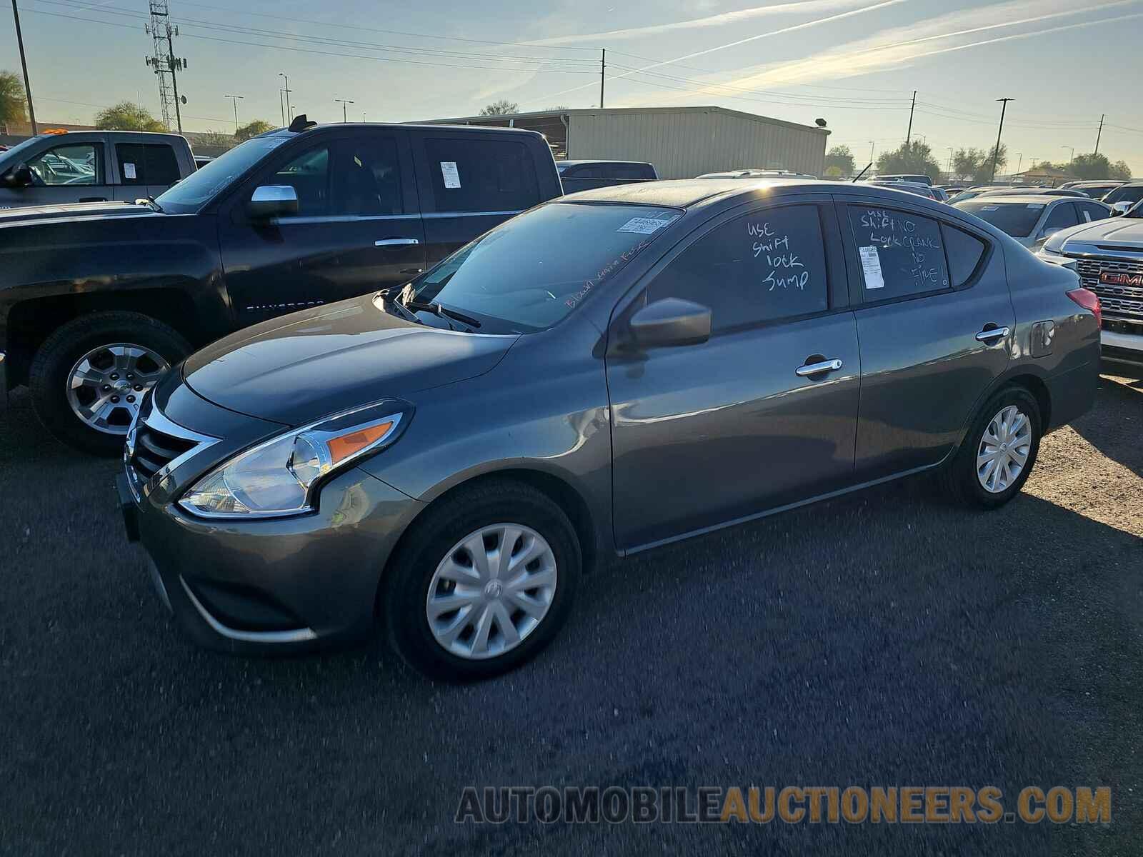 3N1CN7APXKL843988 Nissan Versa Sedan 2019