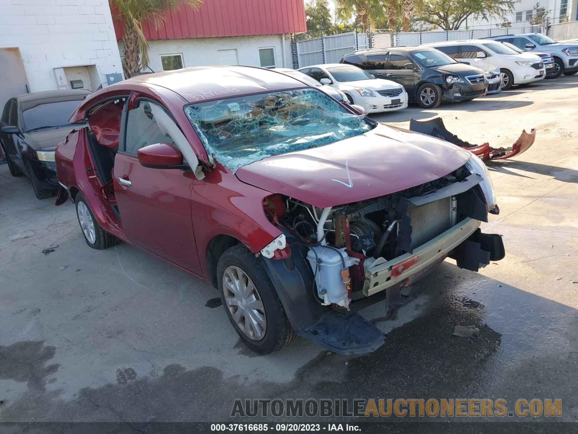 3N1CN7APXKL858281 NISSAN VERSA SEDAN 2019