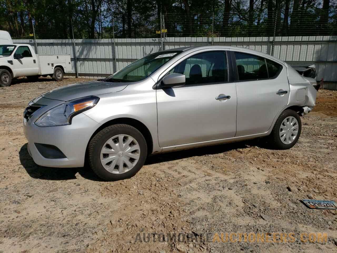 3N1CN7APXKL858703 NISSAN VERSA 2019