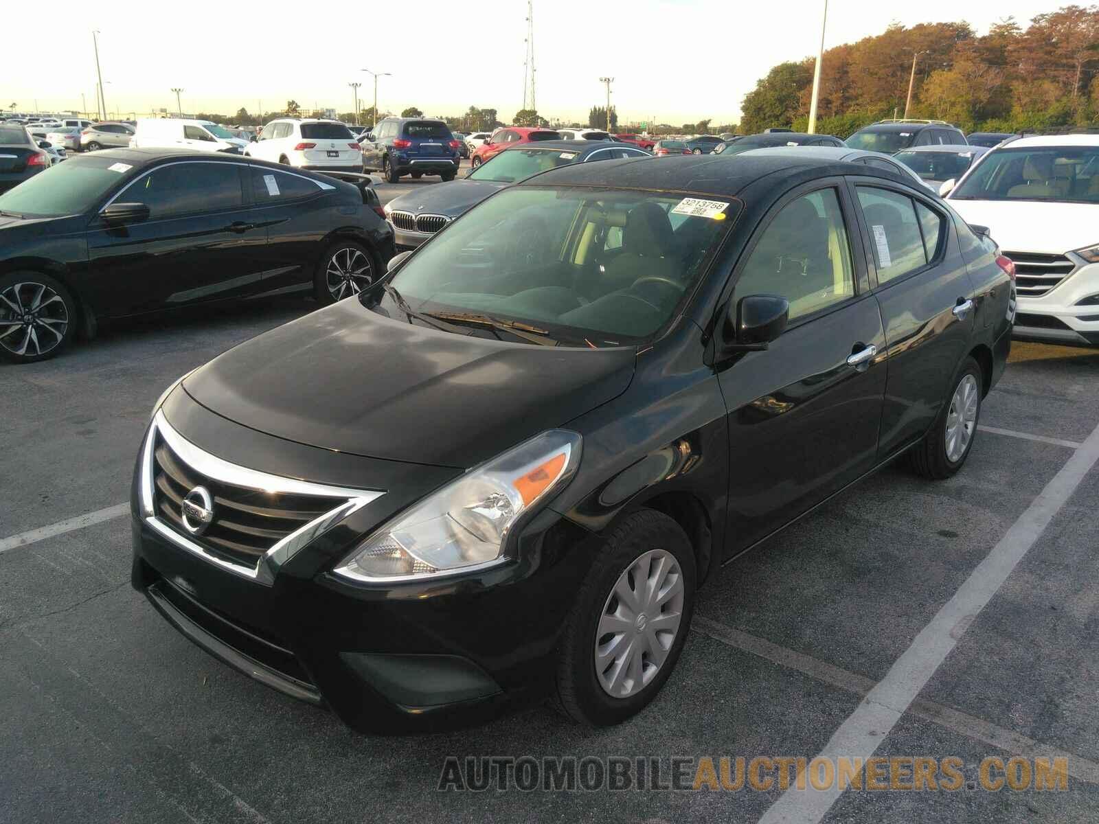 3N1CN7APXKL863769 Nissan Versa Sedan 2019