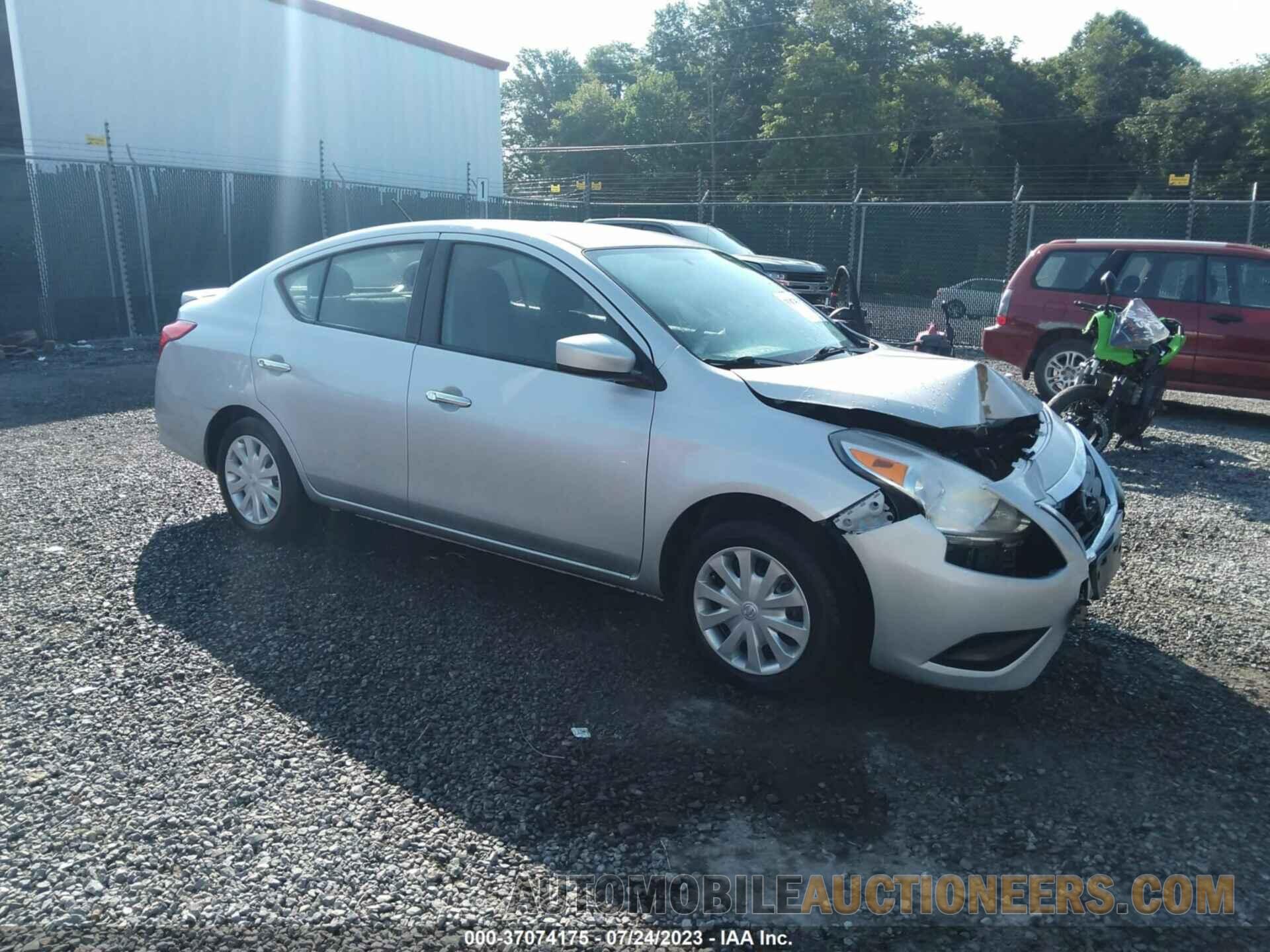 3N1CN7APXKL864033 NISSAN VERSA SEDAN 2019