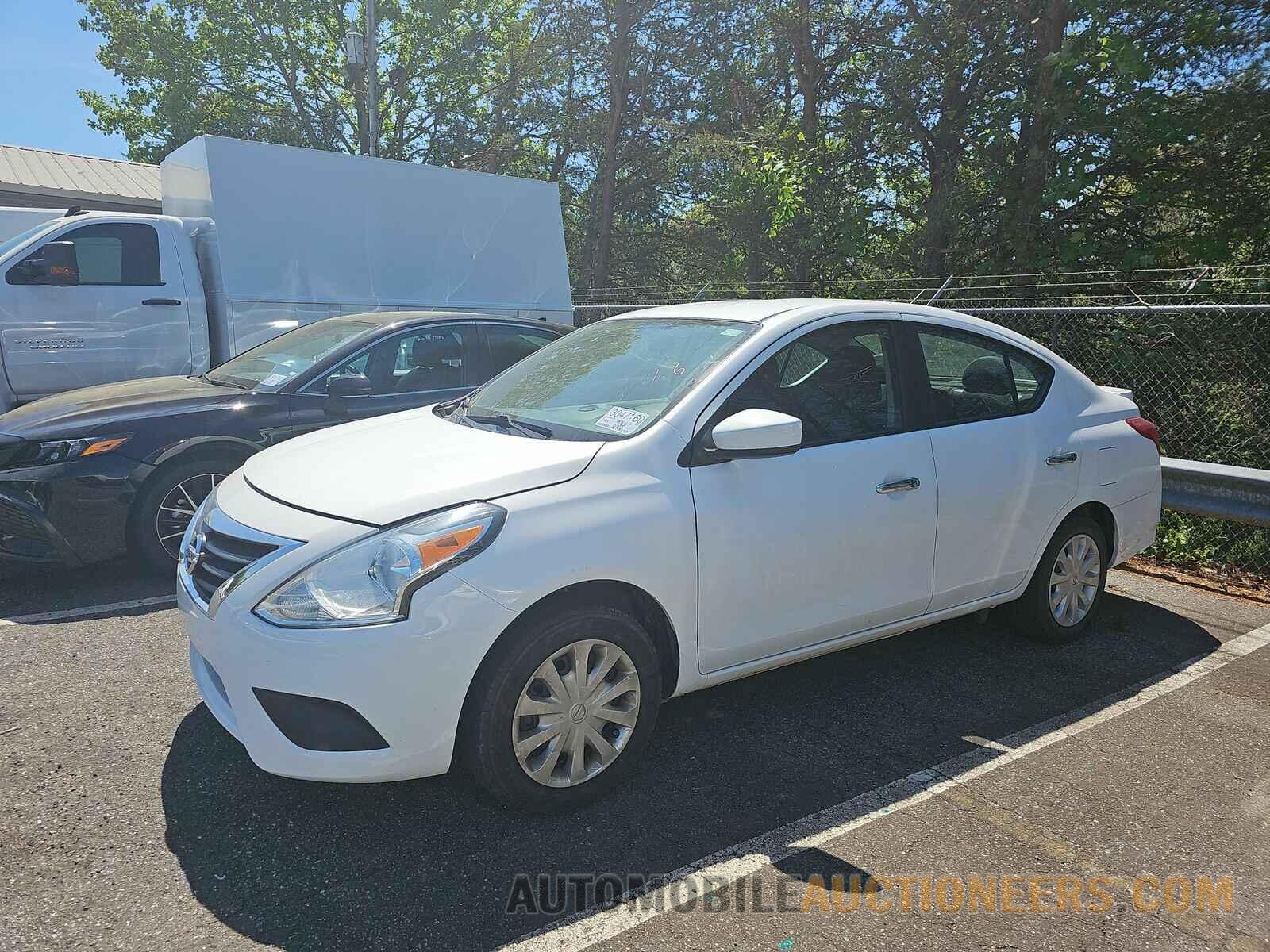 3N1CN7APXKL867062 Nissan Versa Sedan 2019