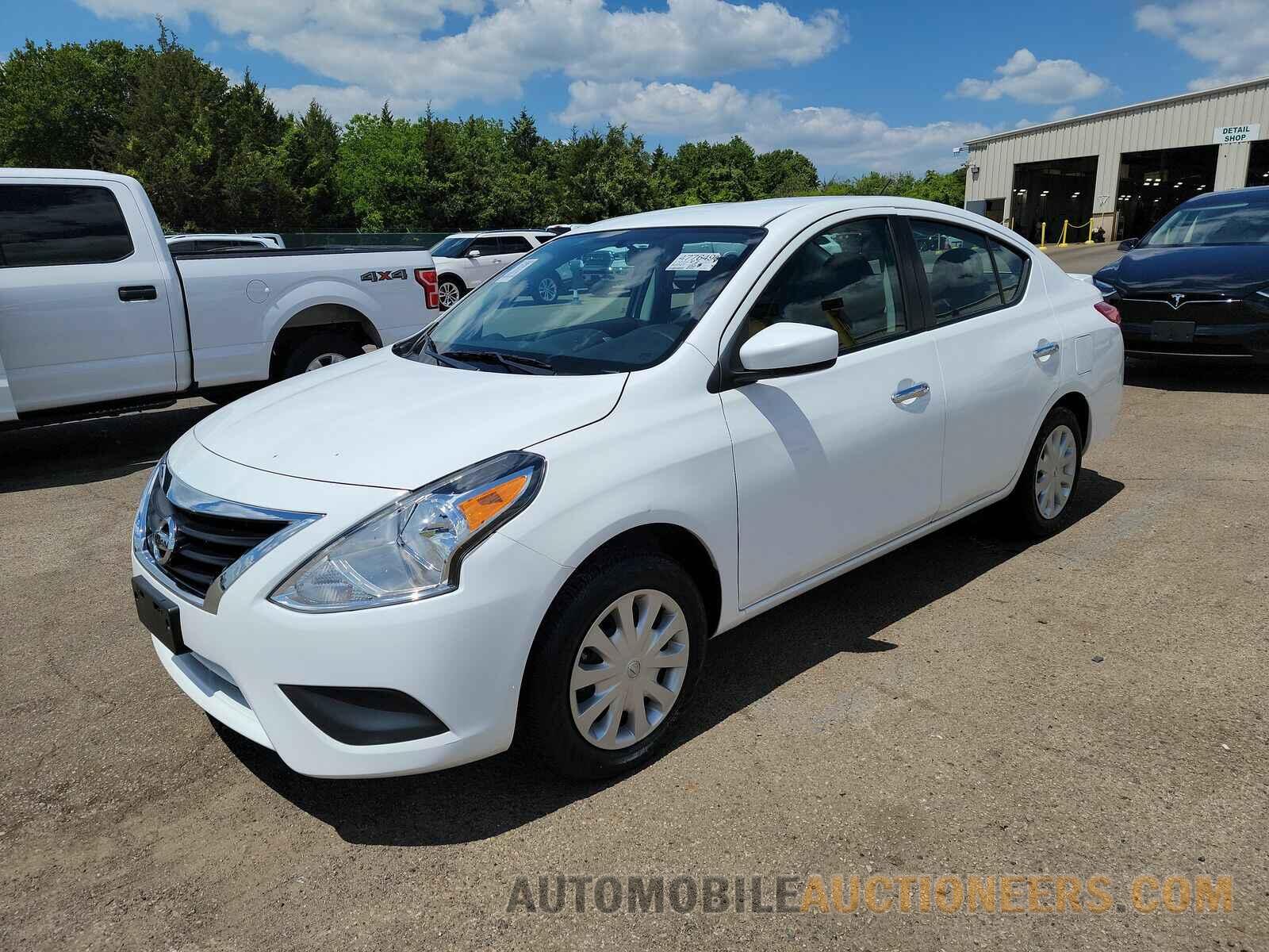 3N1CN7APXKL870995 Nissan Versa Sedan 2019