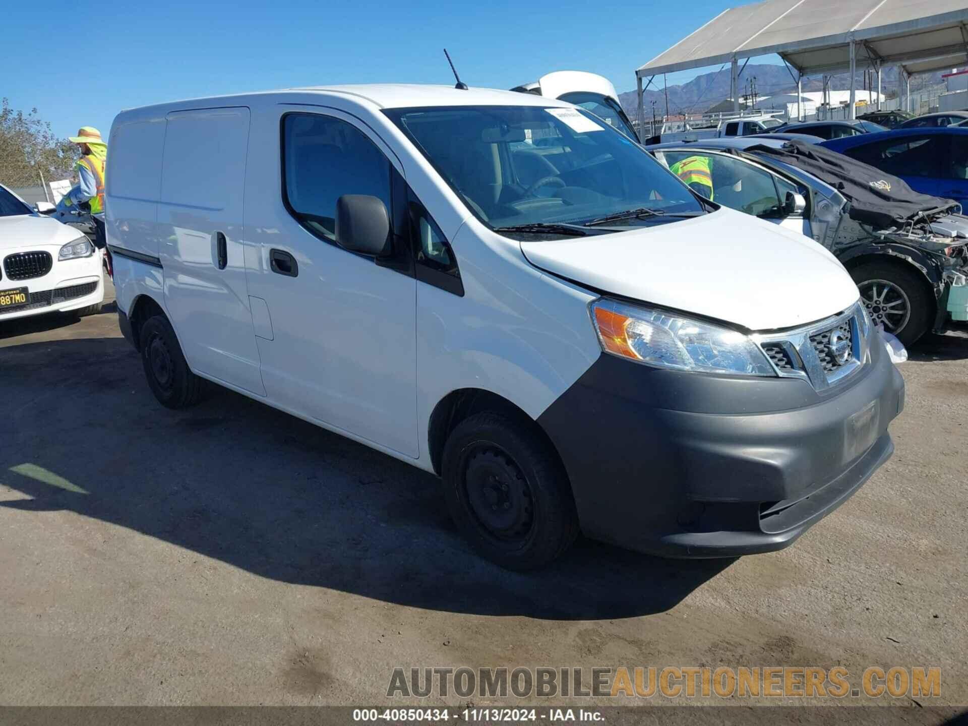 3N6CM0KN0HK695057 NISSAN NV200 2017