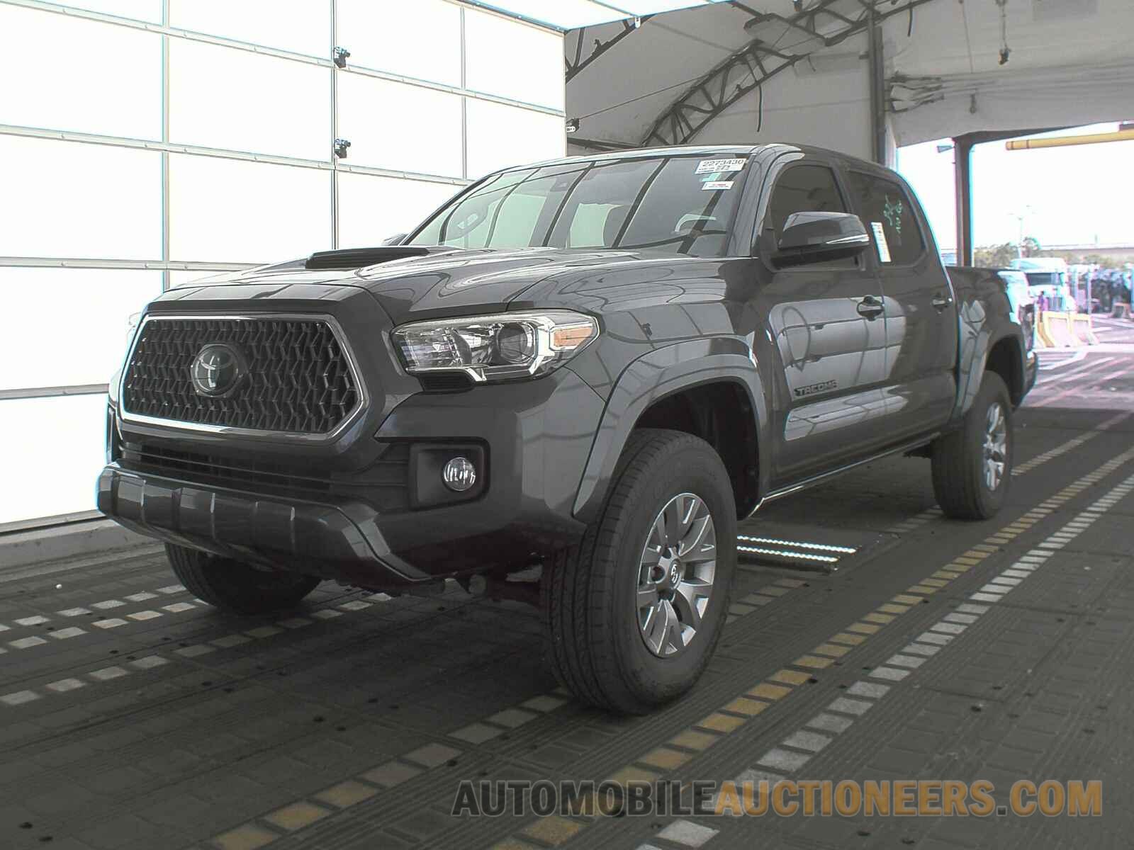 3TMAZ5CN3JM072131 Toyota Tacoma 2018