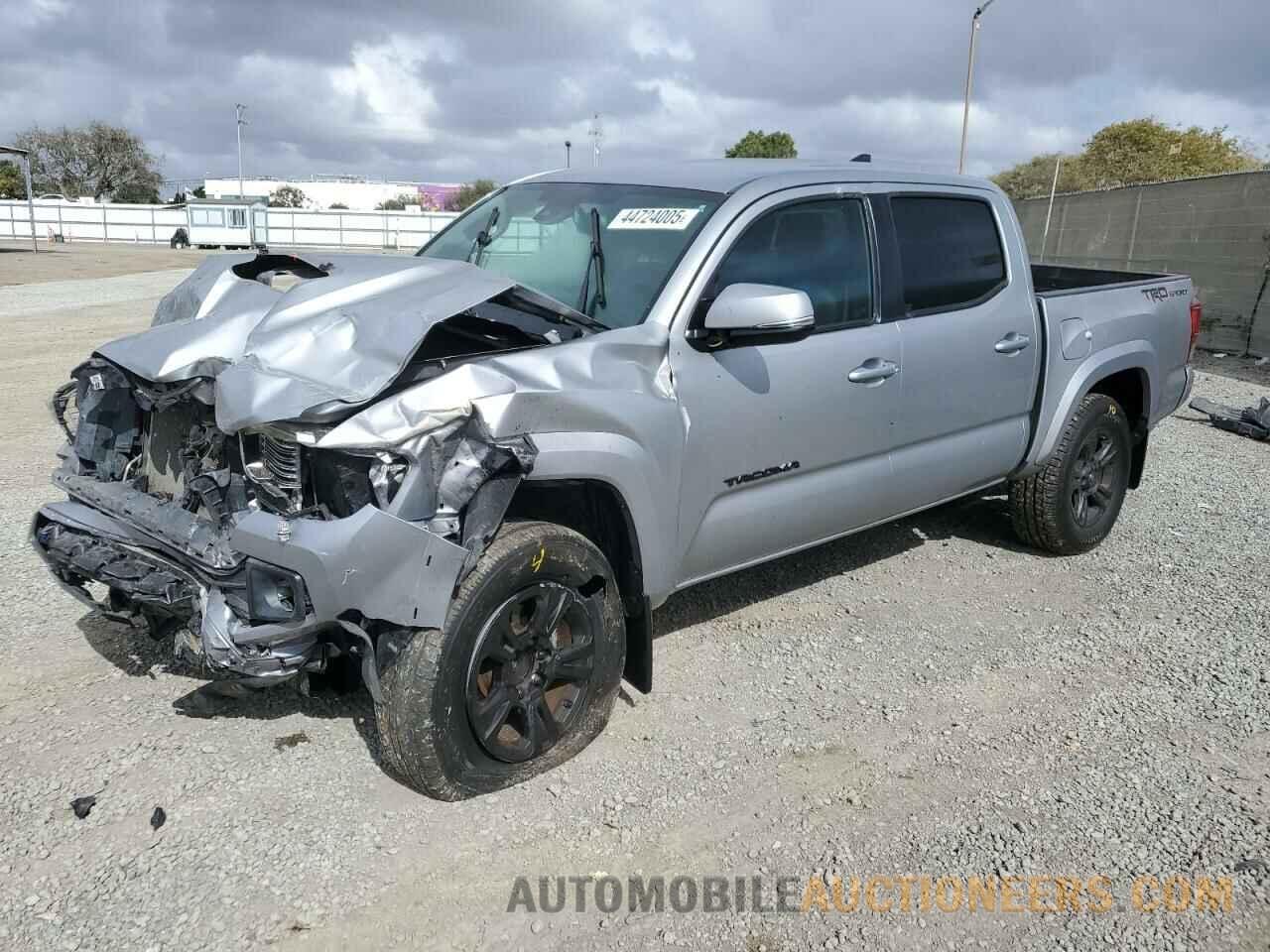 3TMAZ5CN8JM077308 TOYOTA TACOMA 2018