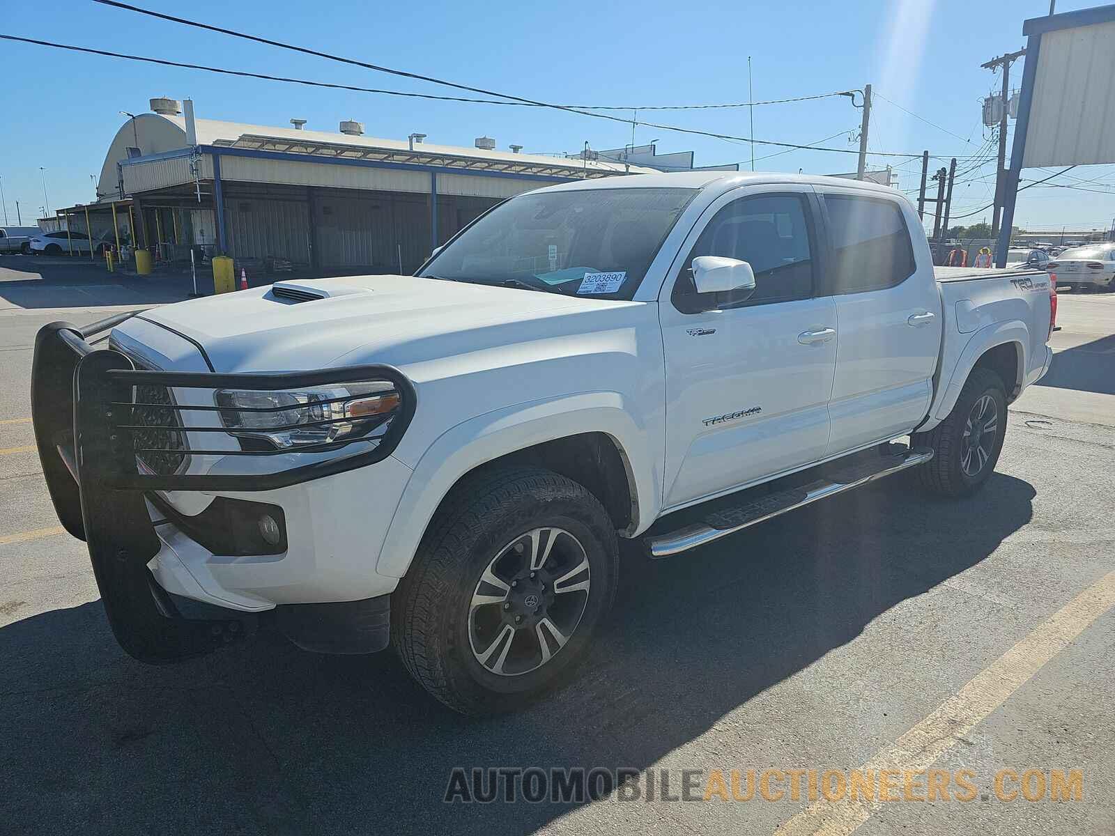 3TMAZ5CNXJM072966 Toyota Tacoma 2018