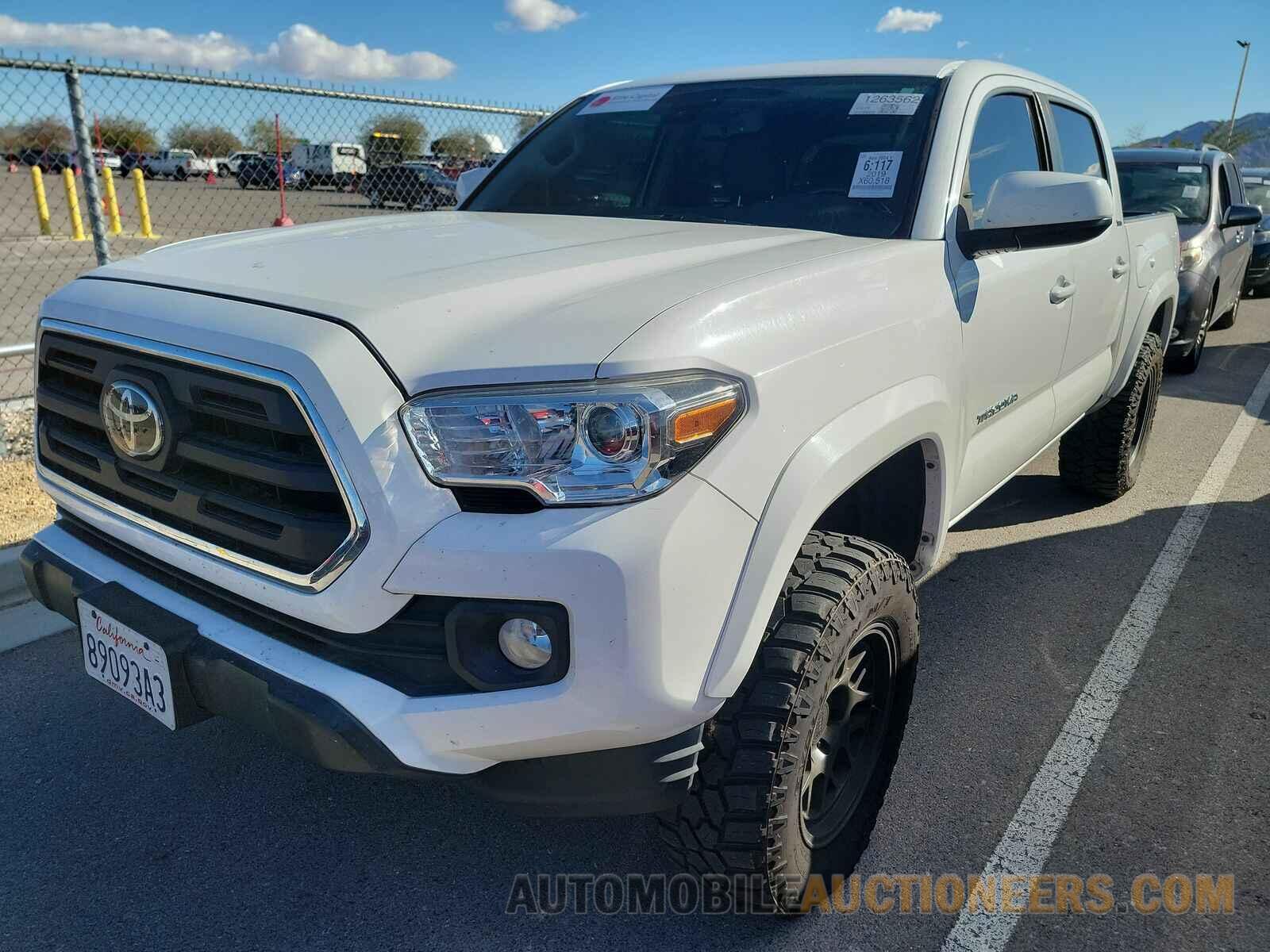 3TMCZ5AN7KM256744 Toyota Tacoma 2019