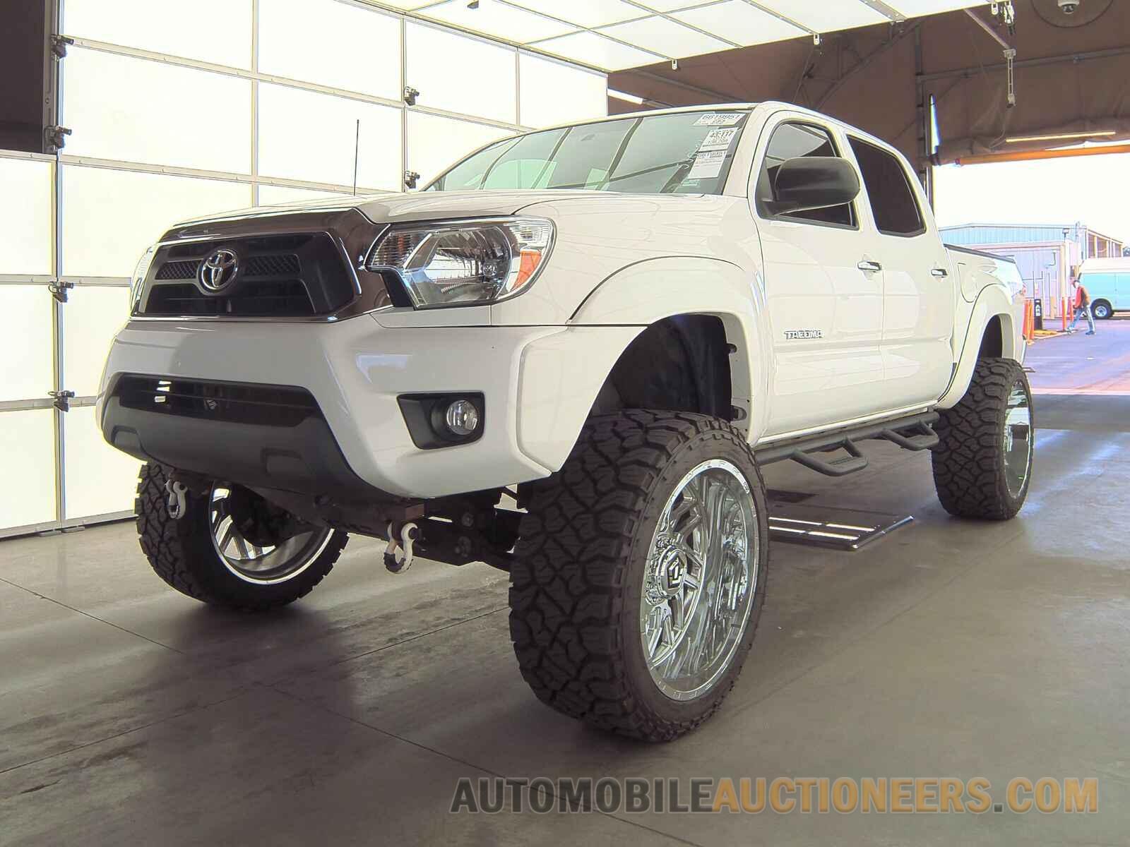 3TMJU4GN2FM180265 Toyota Tacoma 2015