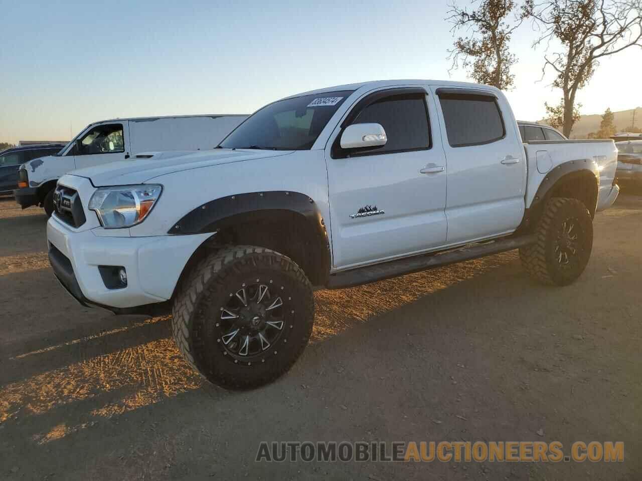 3TMJU4GN7FM174381 TOYOTA TACOMA 2015