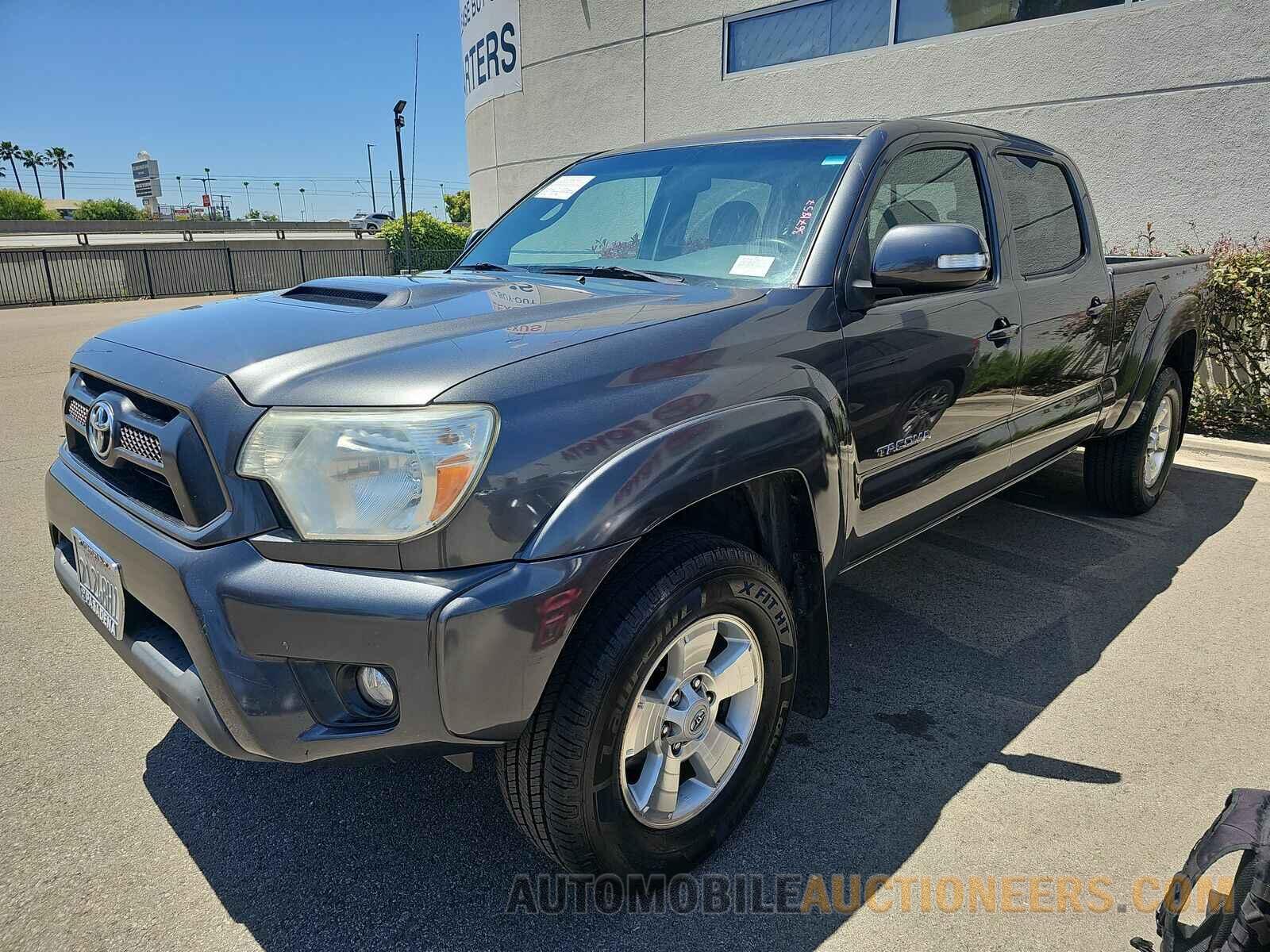 3TMKU4HN5FM043131 Toyota Tacoma 2015