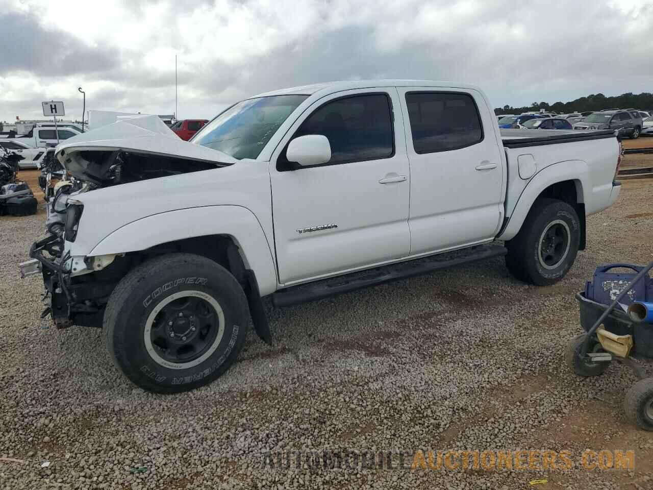 3TMLU4EN0BM064231 TOYOTA TACOMA 2011