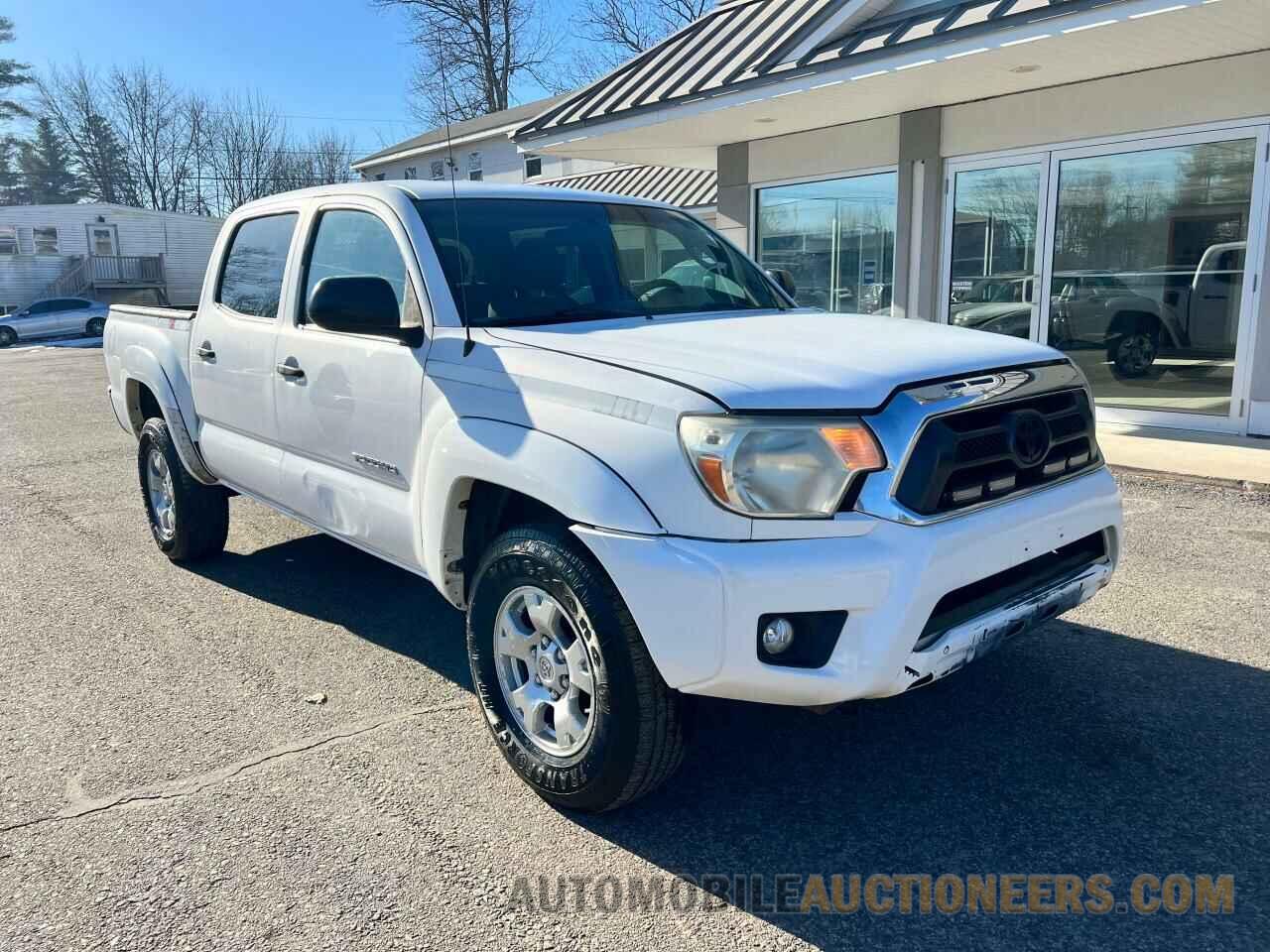 3TMLU4EN0FM169972 TOYOTA TACOMA 2015