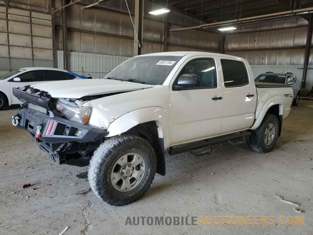 3TMLU4EN2FM168726 TOYOTA TACOMA 2015