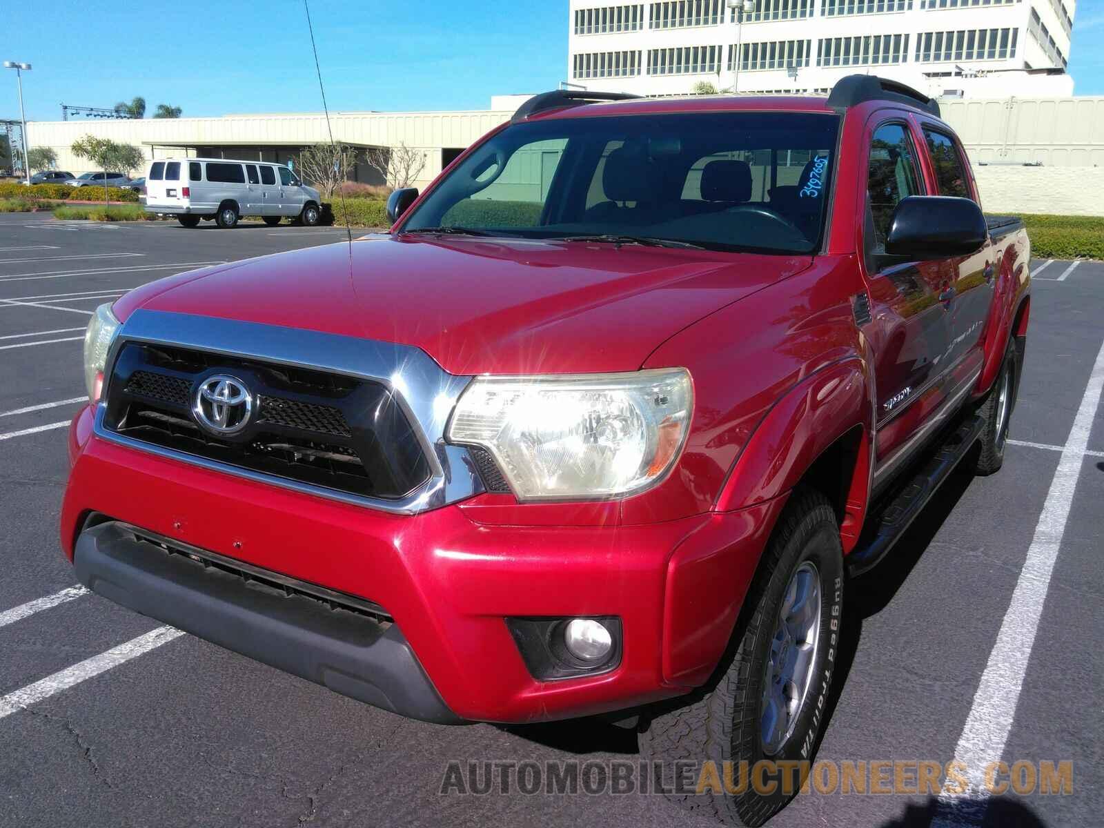 3TMLU4EN5FM187027 Toyota Tacoma 4WD 2015