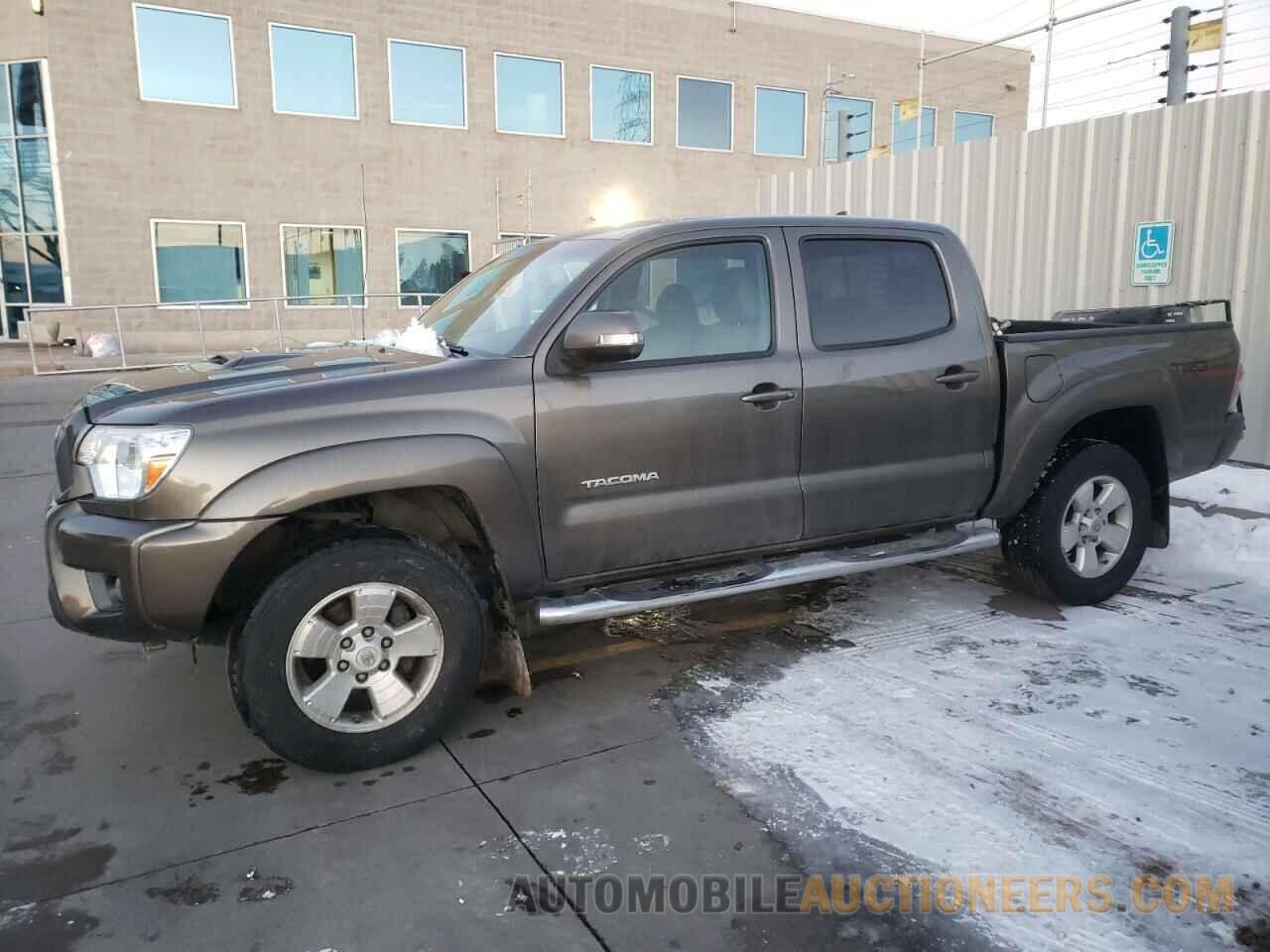 3TMLU4EN5FM192731 TOYOTA TACOMA 2015