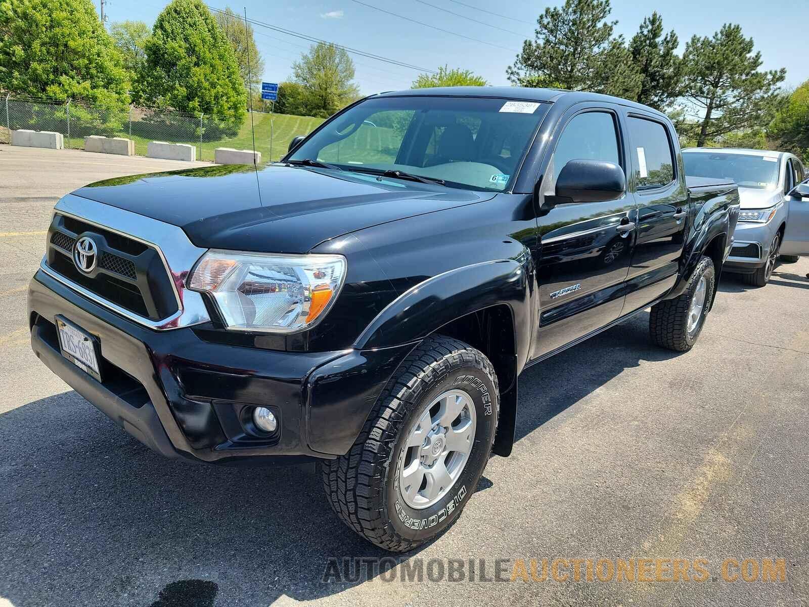 3TMLU4EN7FM169547 Toyota Tacoma 2015