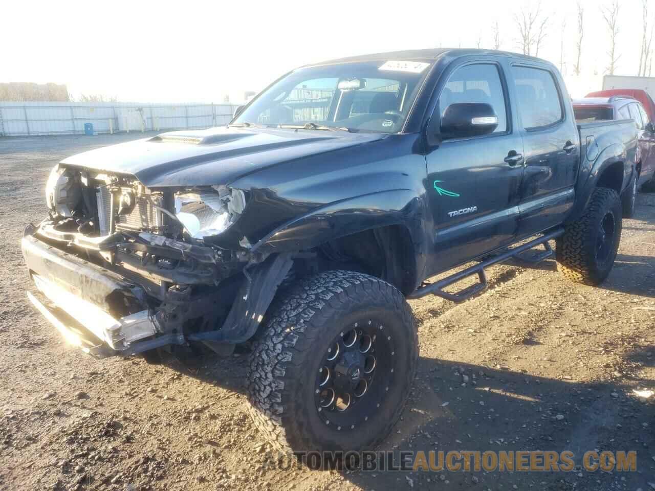 3TMLU4EN8FM178693 TOYOTA TACOMA 2015