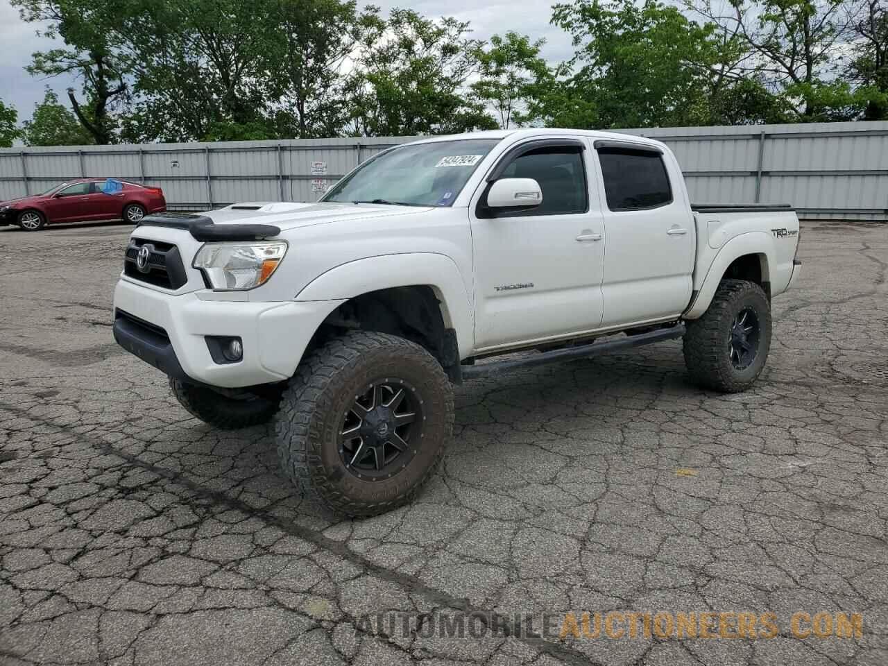 3TMLU4EN8FM193033 TOYOTA TACOMA 2015