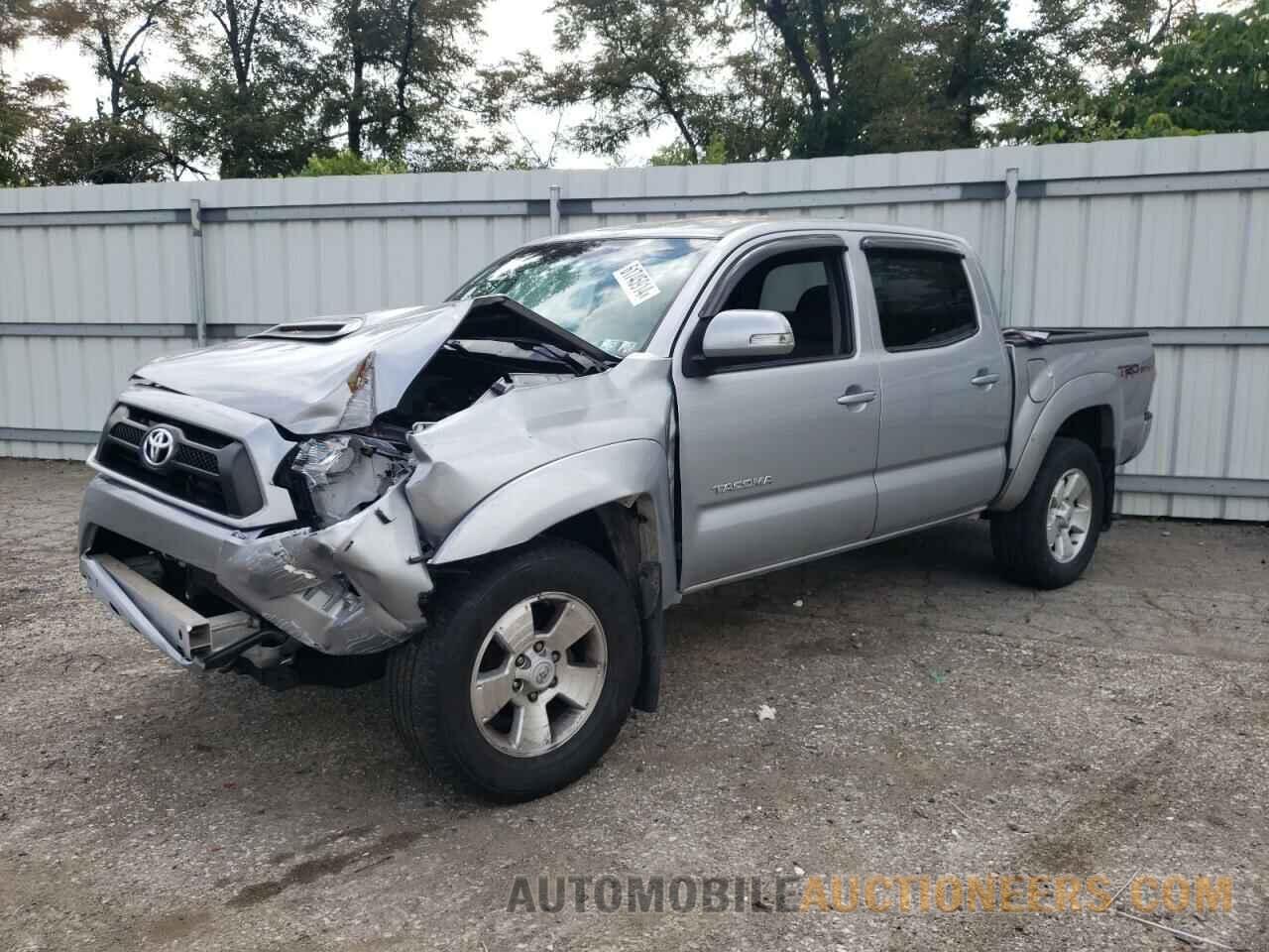 3TMLU4EN8FM202426 TOYOTA TACOMA 2015