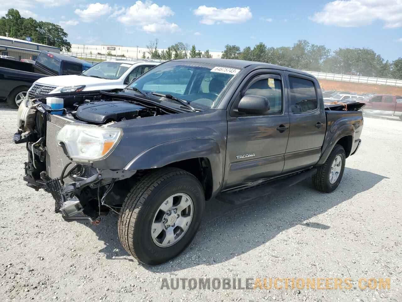 3TMLU4EN9FM164608 TOYOTA TACOMA 2015