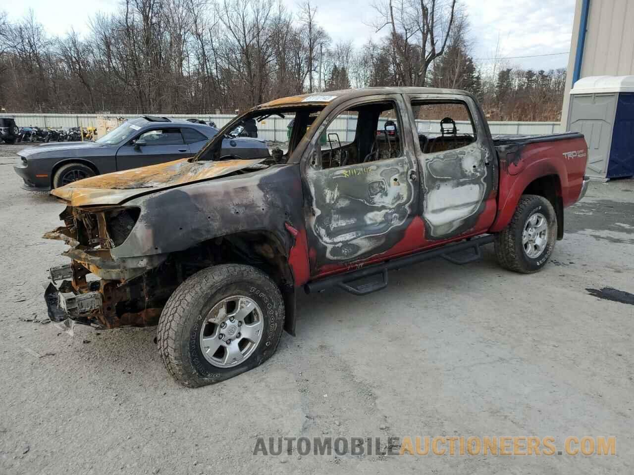 3TMLU4EN9FM170490 TOYOTA TACOMA 2015