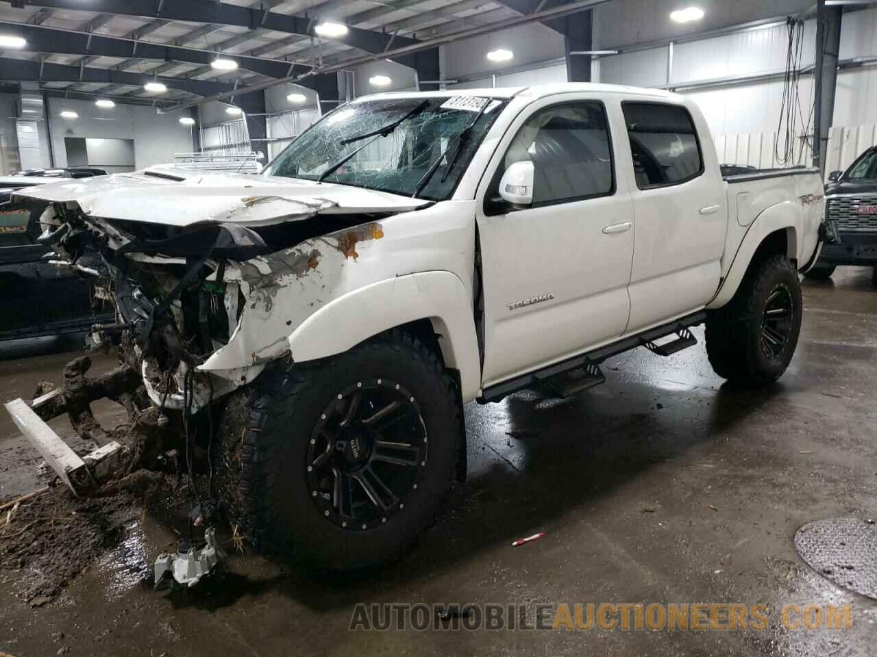 3TMLU4EN9FM188083 TOYOTA TACOMA 2015