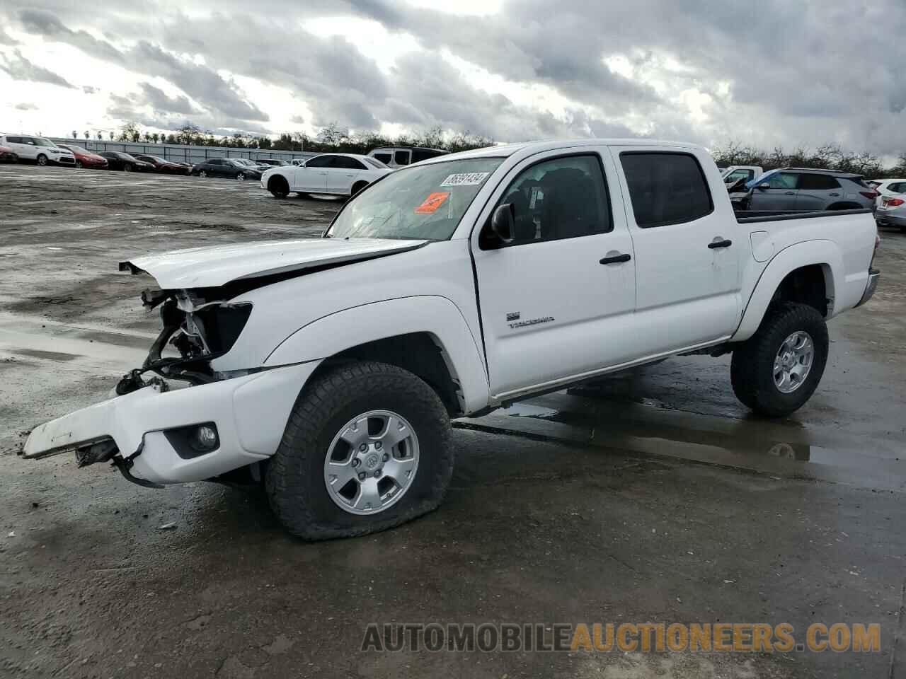 3TMLU4ENXFM181885 TOYOTA TACOMA 2015