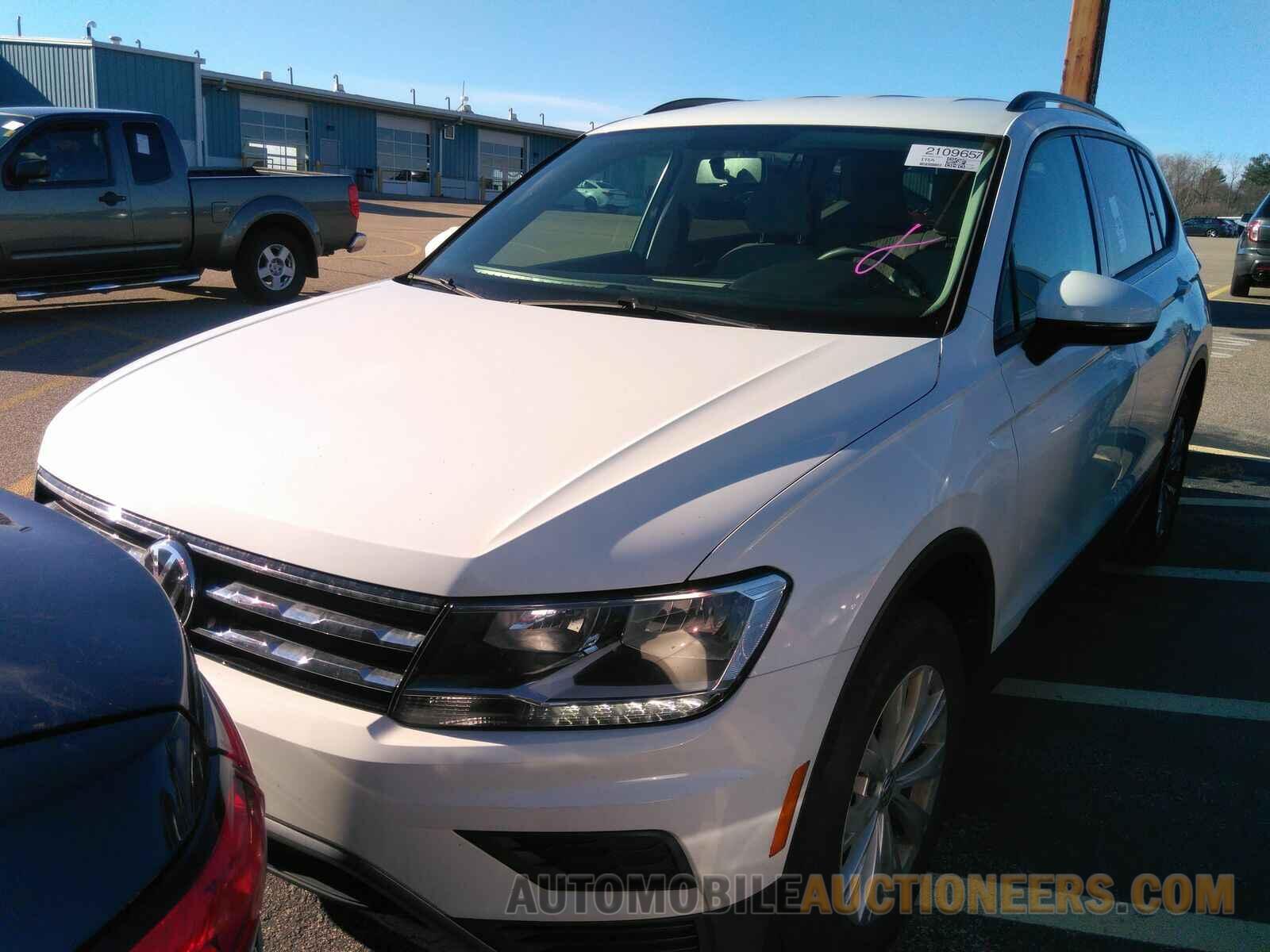 3VV0B7AX0KM011953 Volkswagen Tiguan 2019