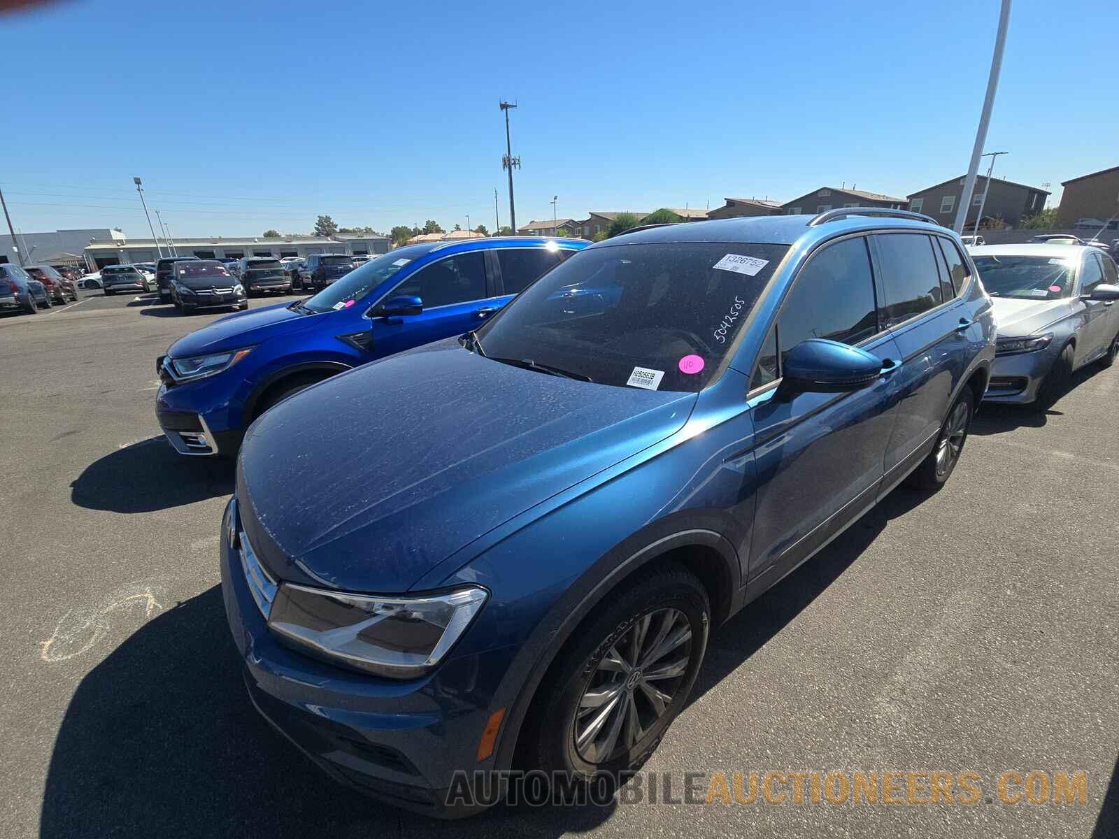 3VV1B7AX0JM021353 Volkswagen Tiguan 2018