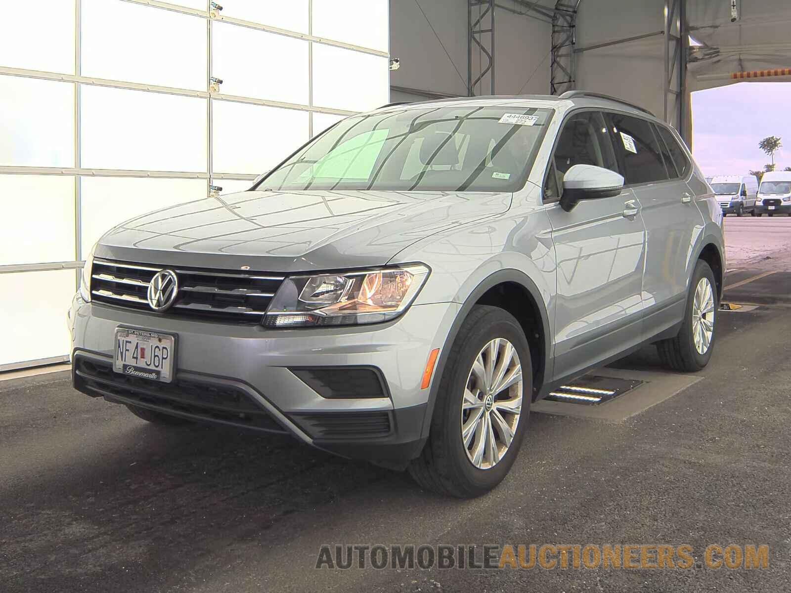 3VV1B7AX8LM136608 Volkswagen Tiguan 2020