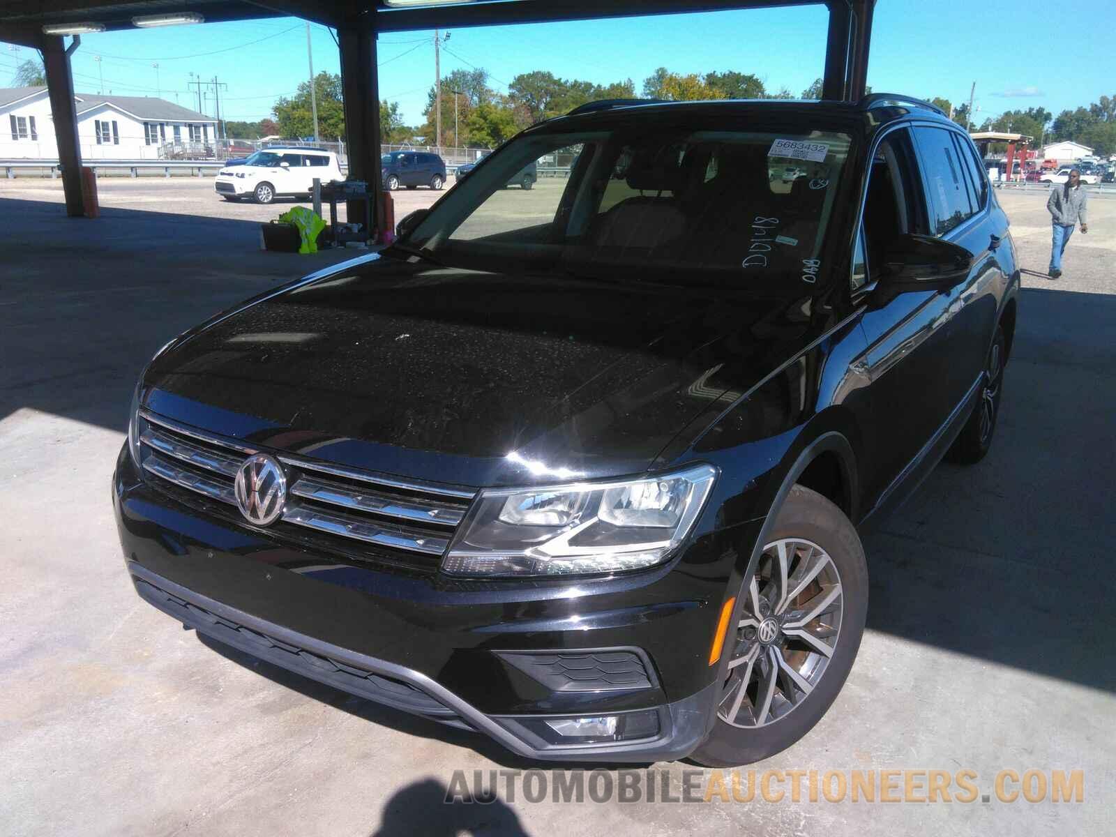 3VV2B7AX0JM125166 Volkswagen Tiguan 2018