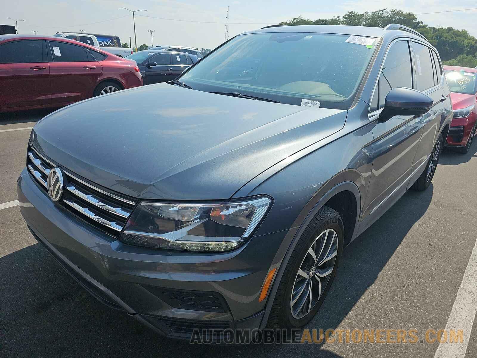 3VV3B7AX3LM095880 Volkswagen Tiguan 2020