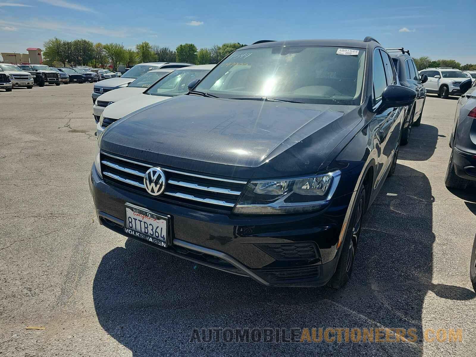 3VV3B7AX3LM097905 Volkswagen Tiguan 2020