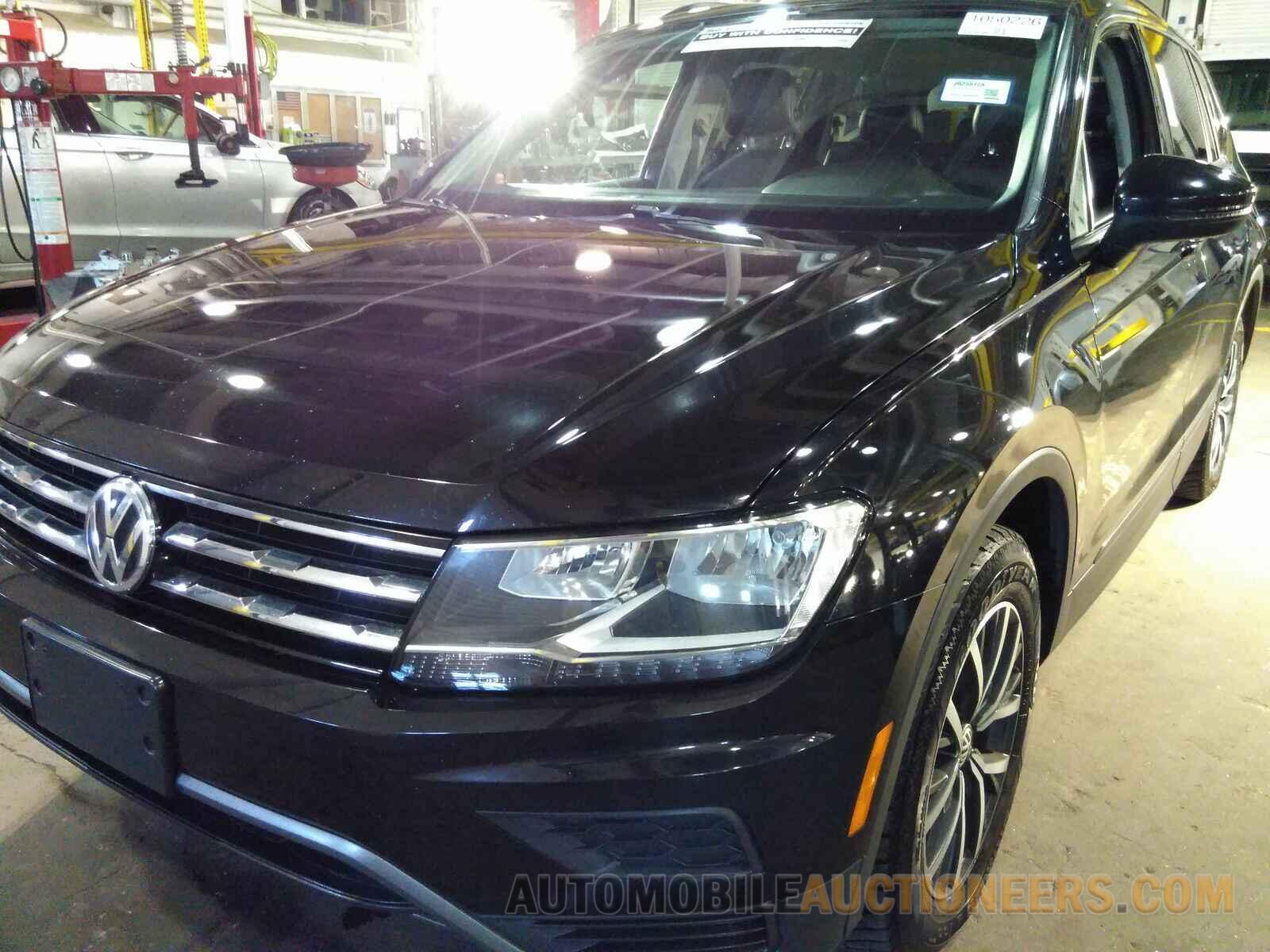 3VV3B7AX5KM053080 Volkswagen Tiguan 2019